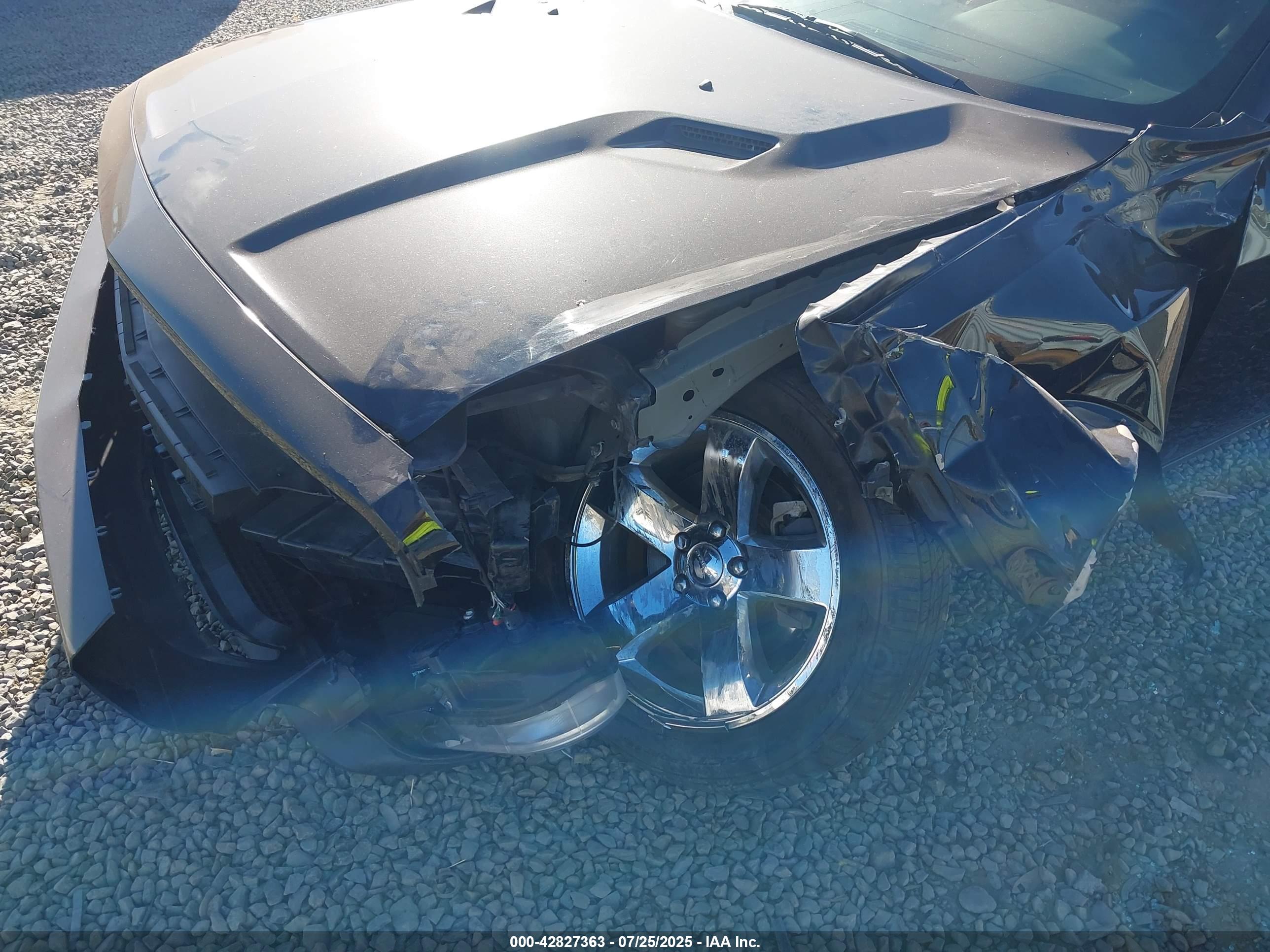 DODGE CHALLENGER image 6
