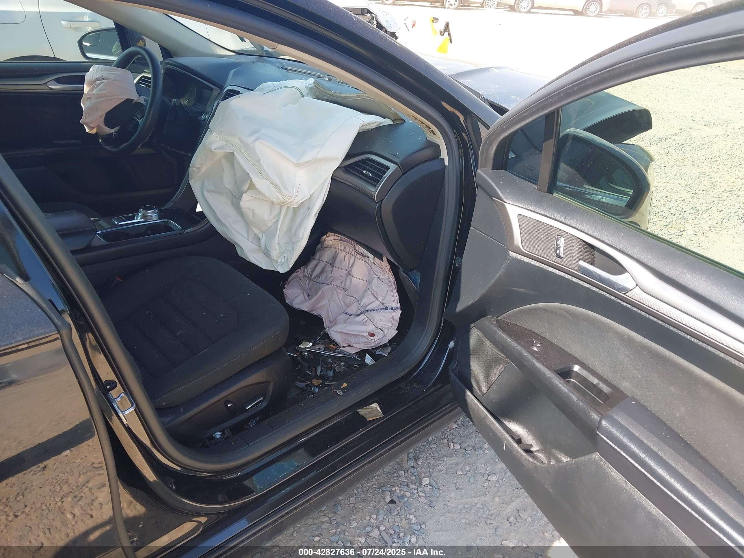 FORD FUSION image 5
