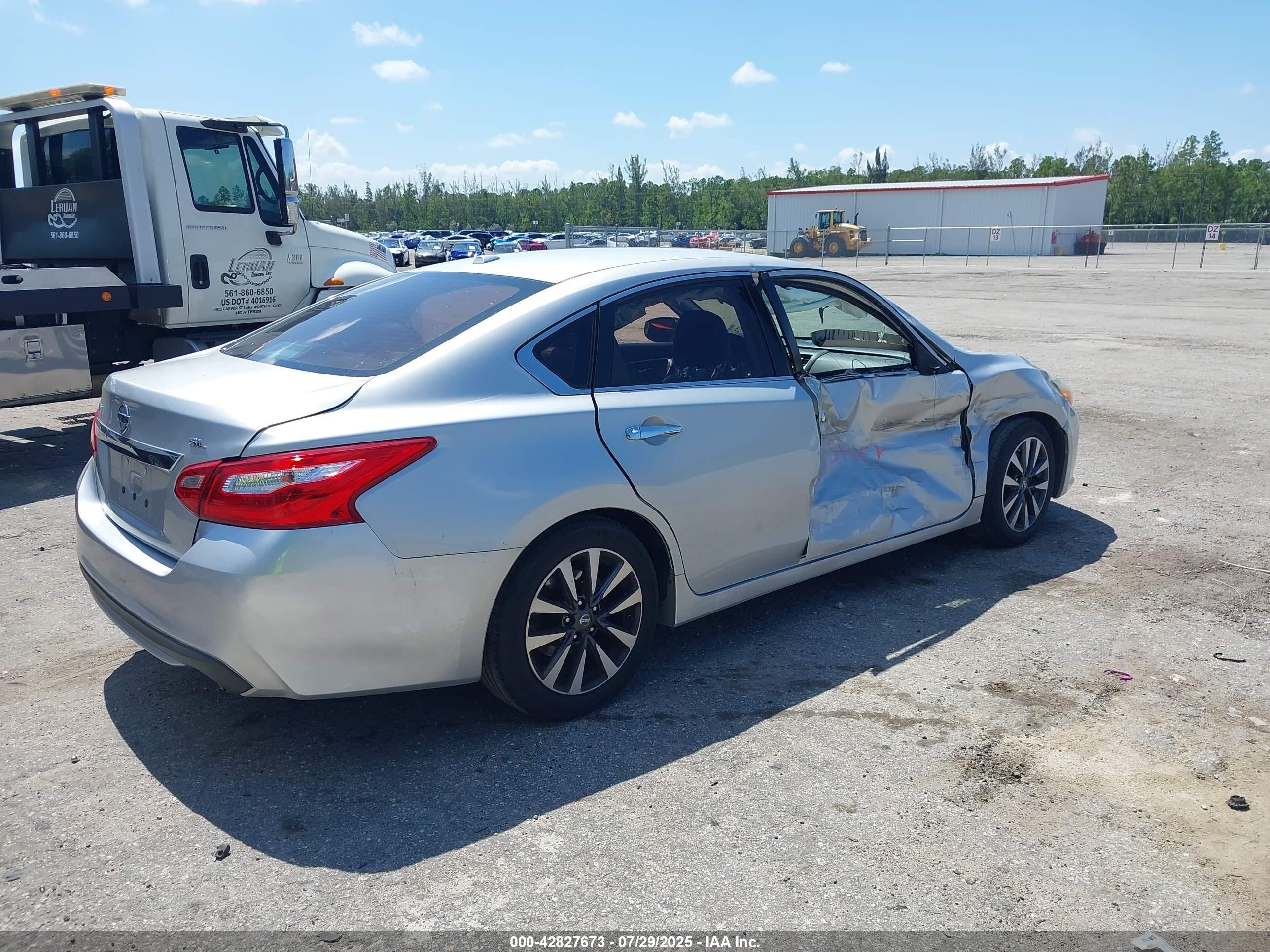 NISSAN ALTIMA image 4