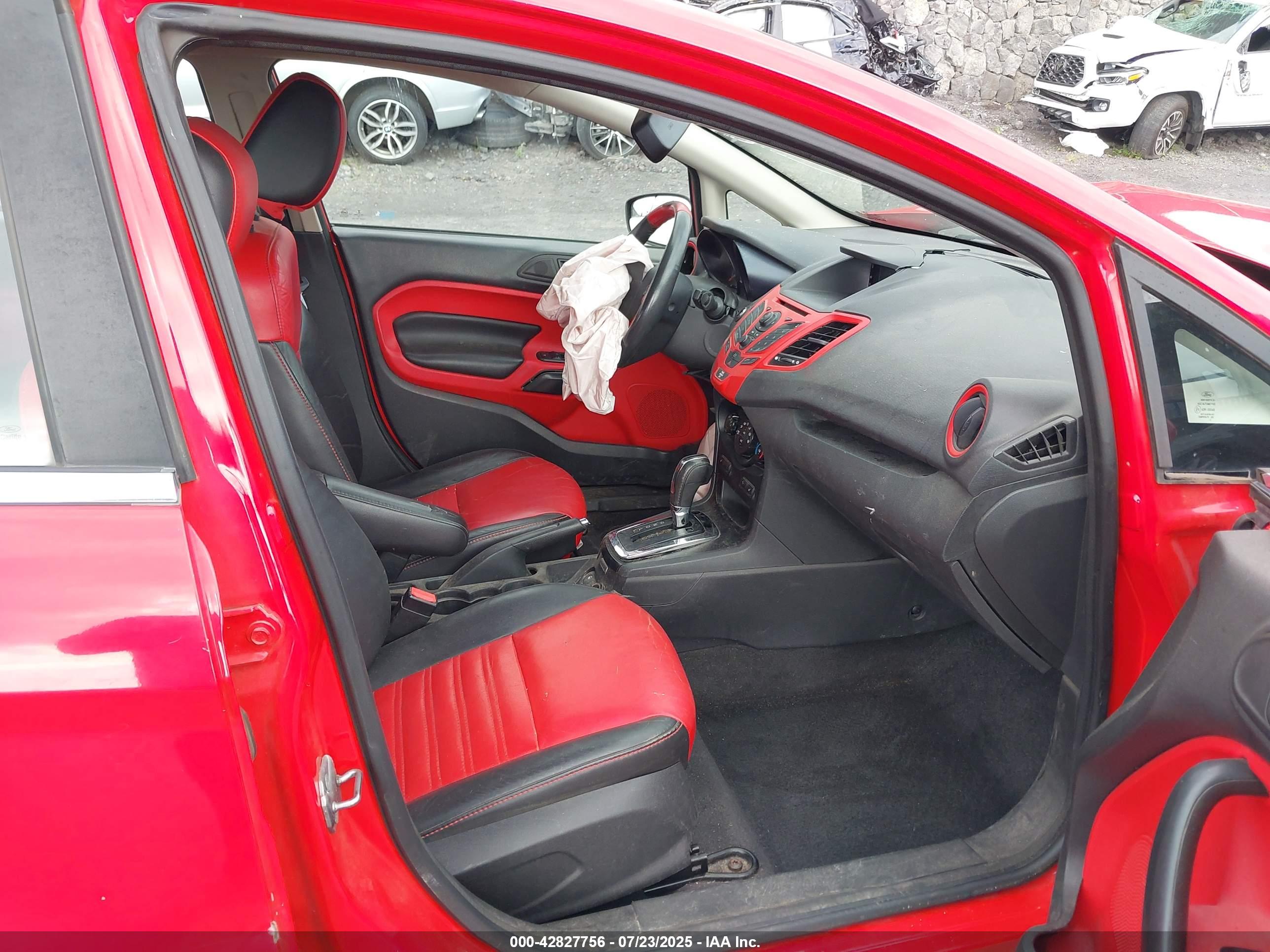 FORD FIESTA image 5