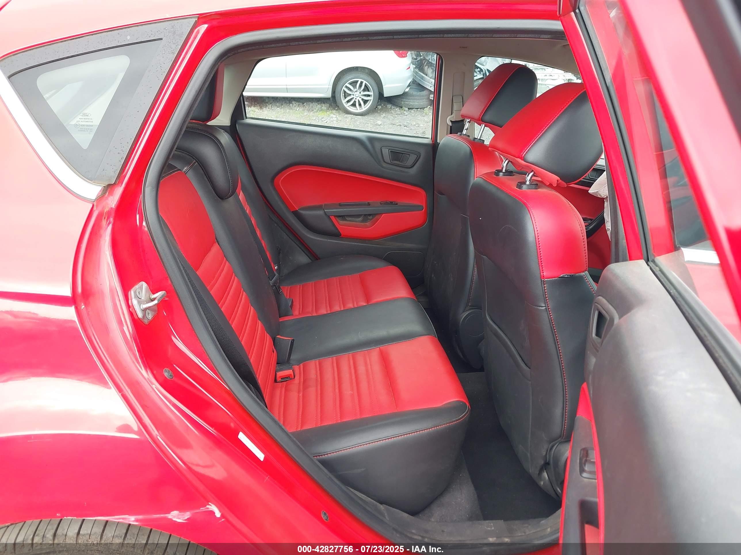 FORD FIESTA image 8