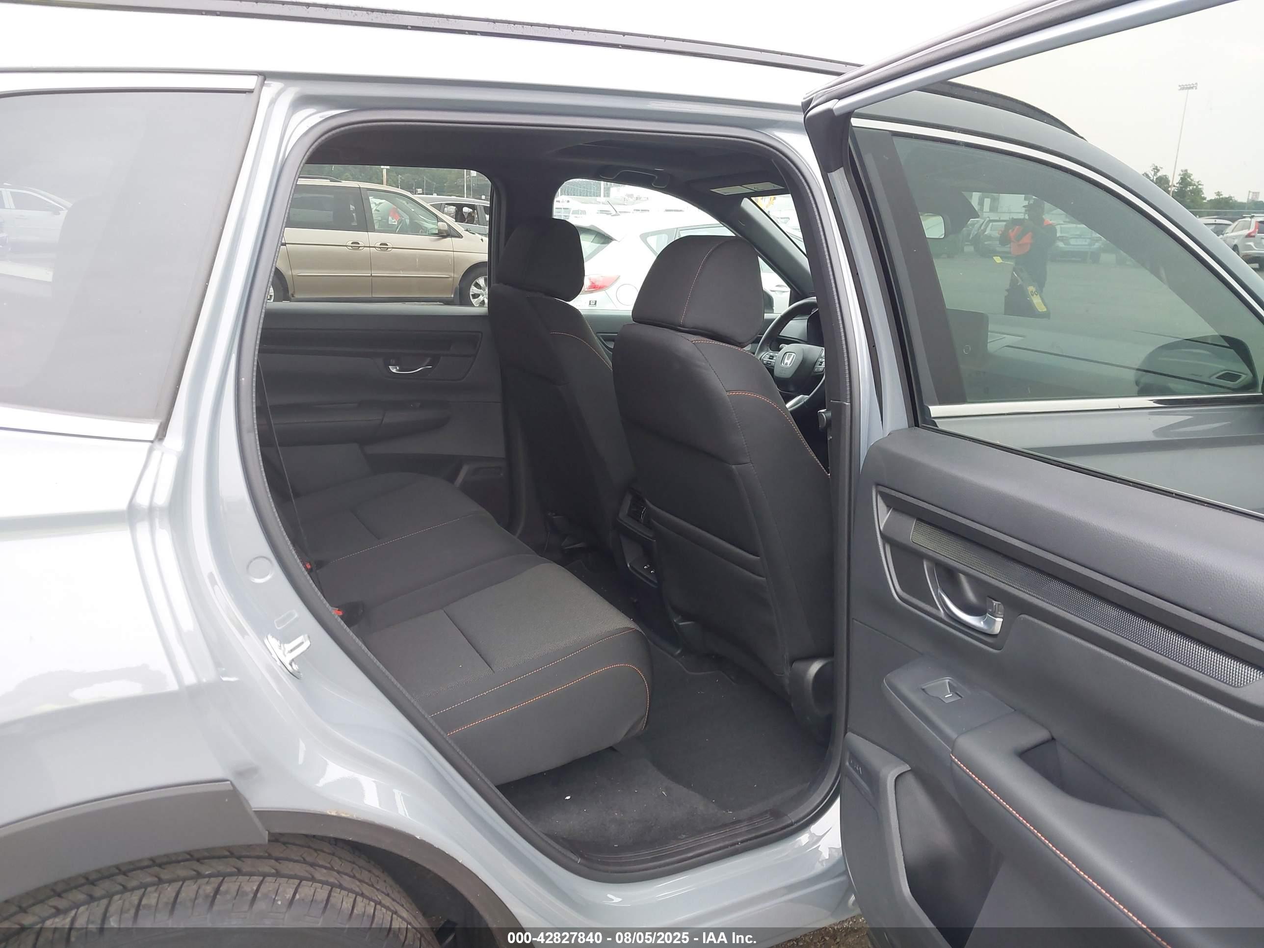 HONDA CR-V image 8