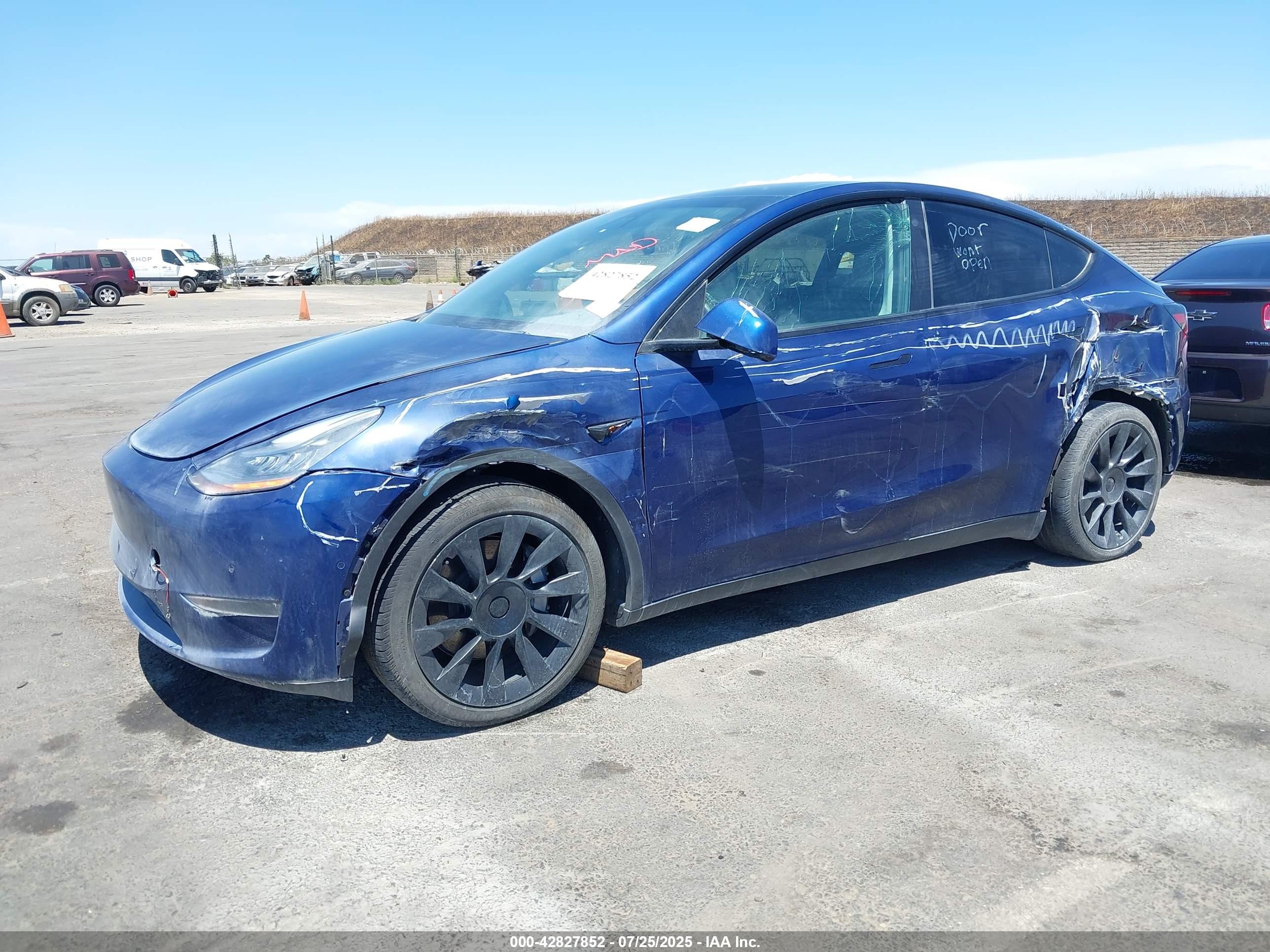 TESLA MODEL image 2