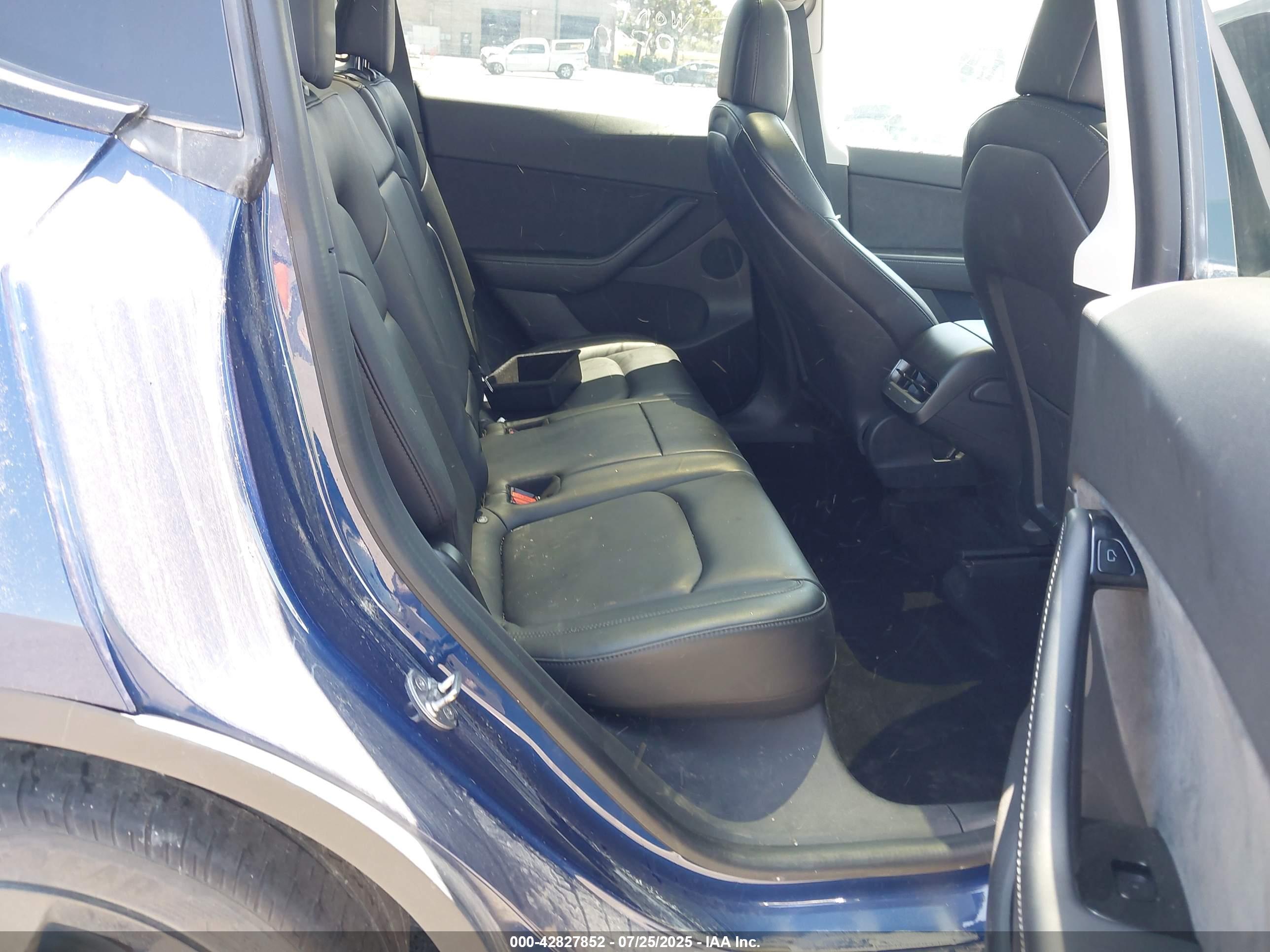 TESLA MODEL image 8