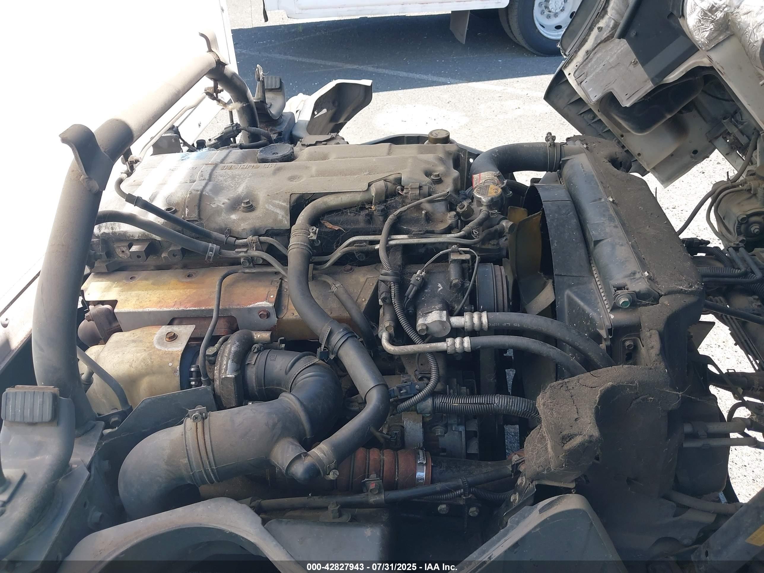 MITSUBISHI FUSO image 10
