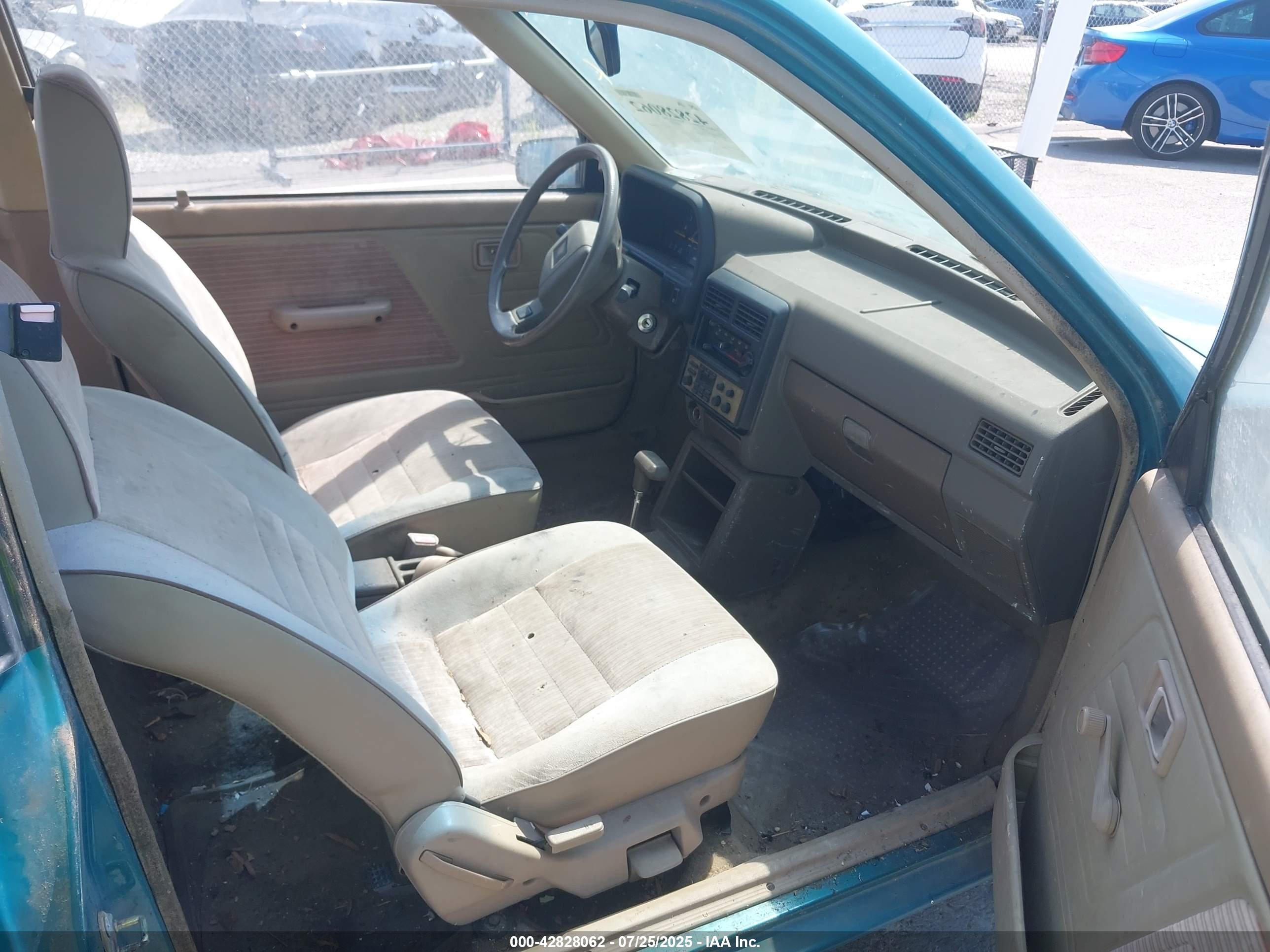 FORD FESTIVA image 5