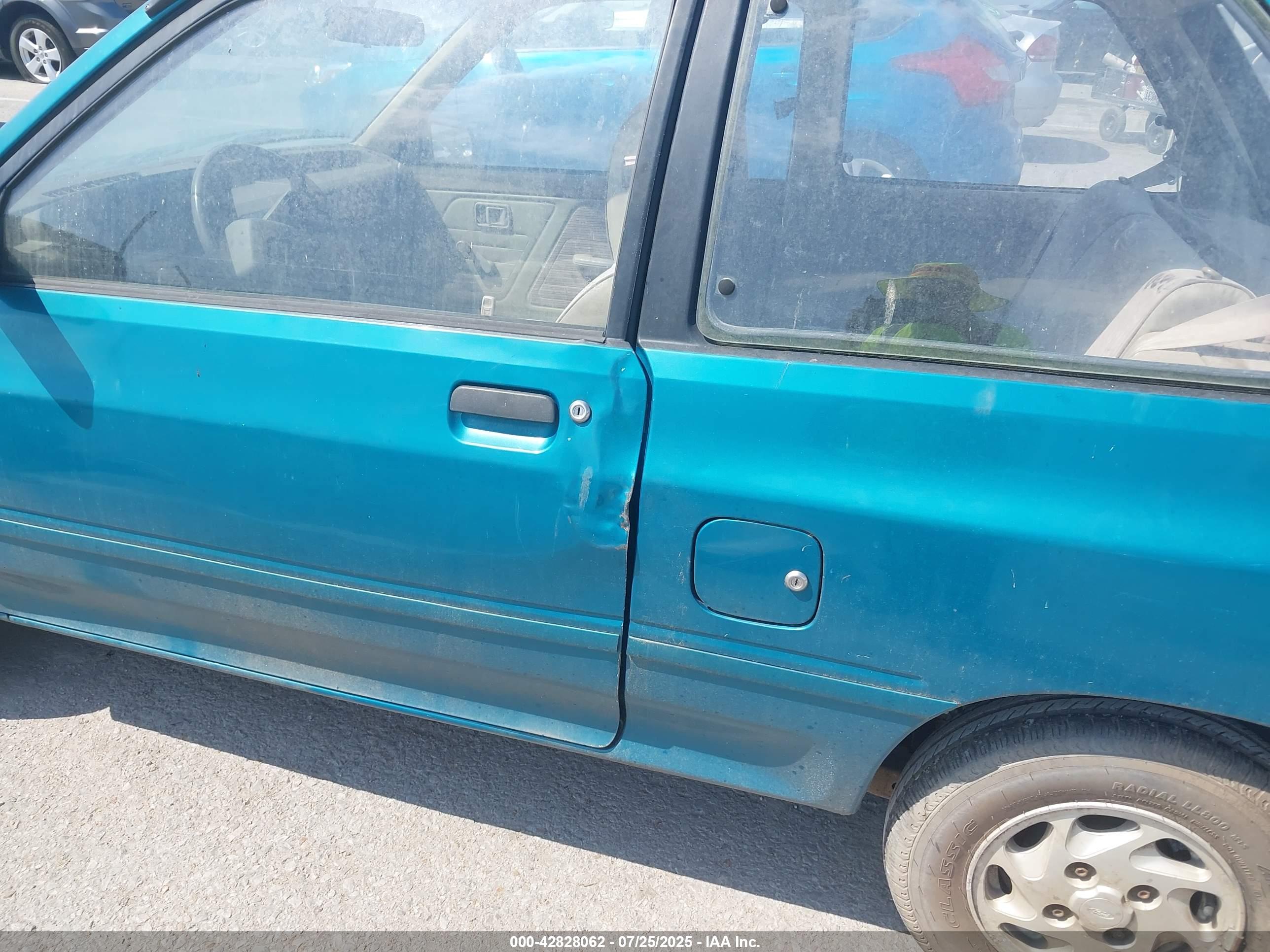 FORD FESTIVA image 6