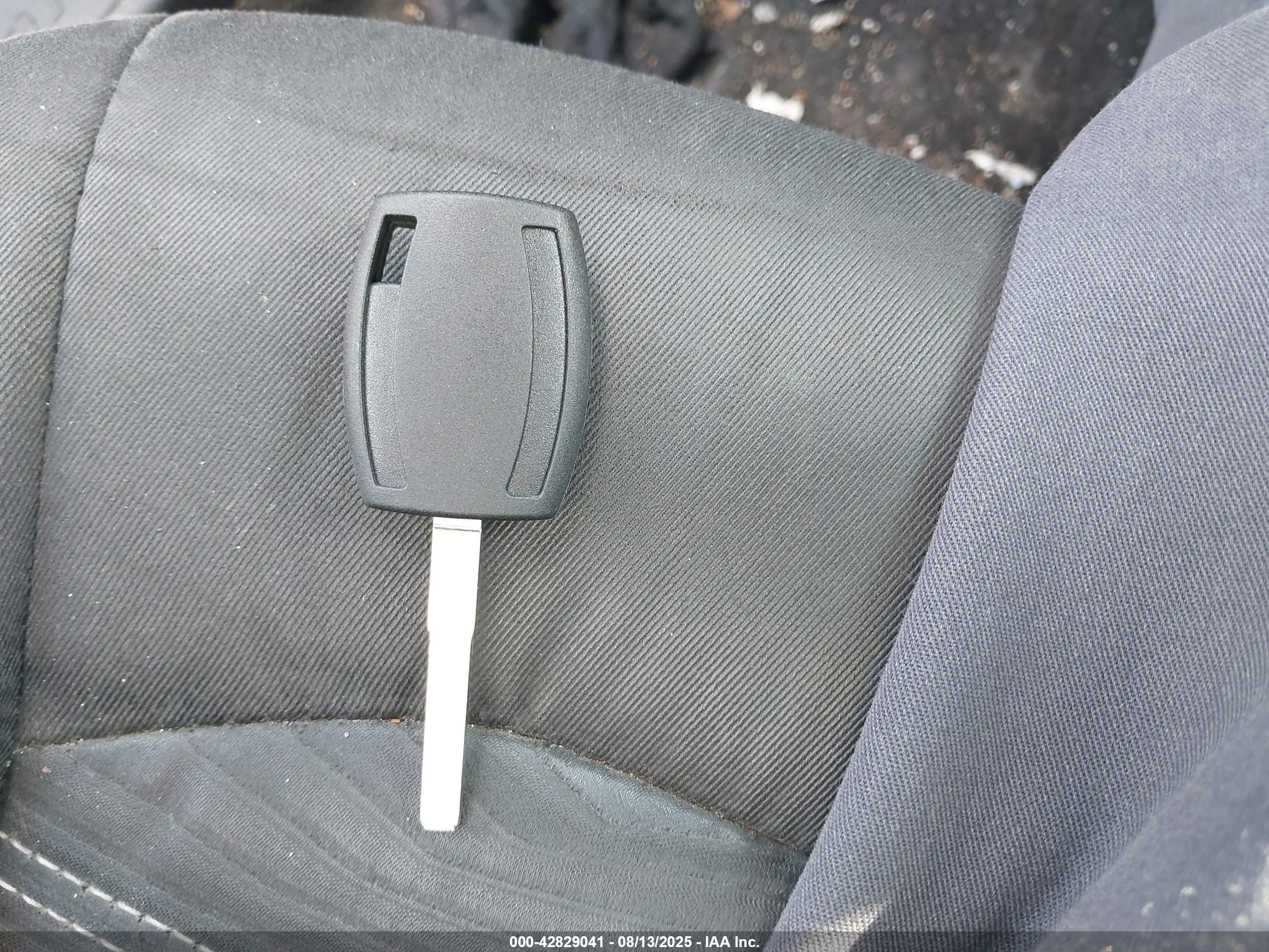 FORD FUSION image 11