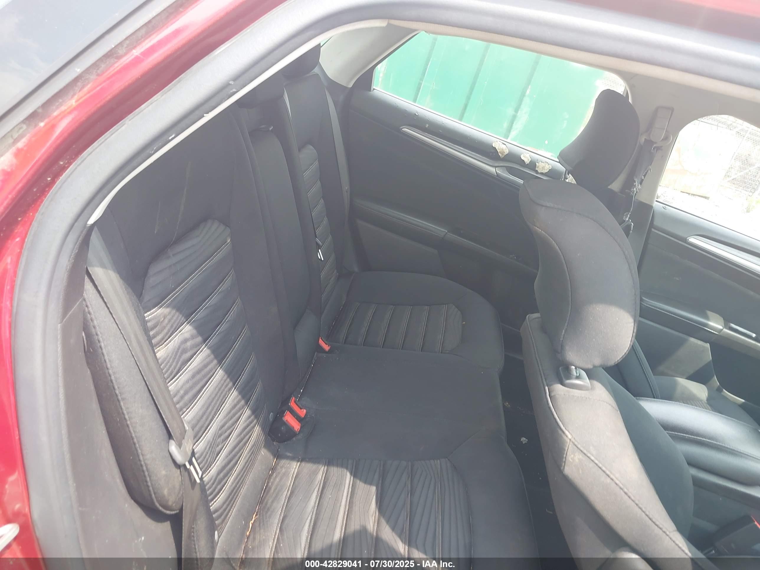 FORD FUSION image 8