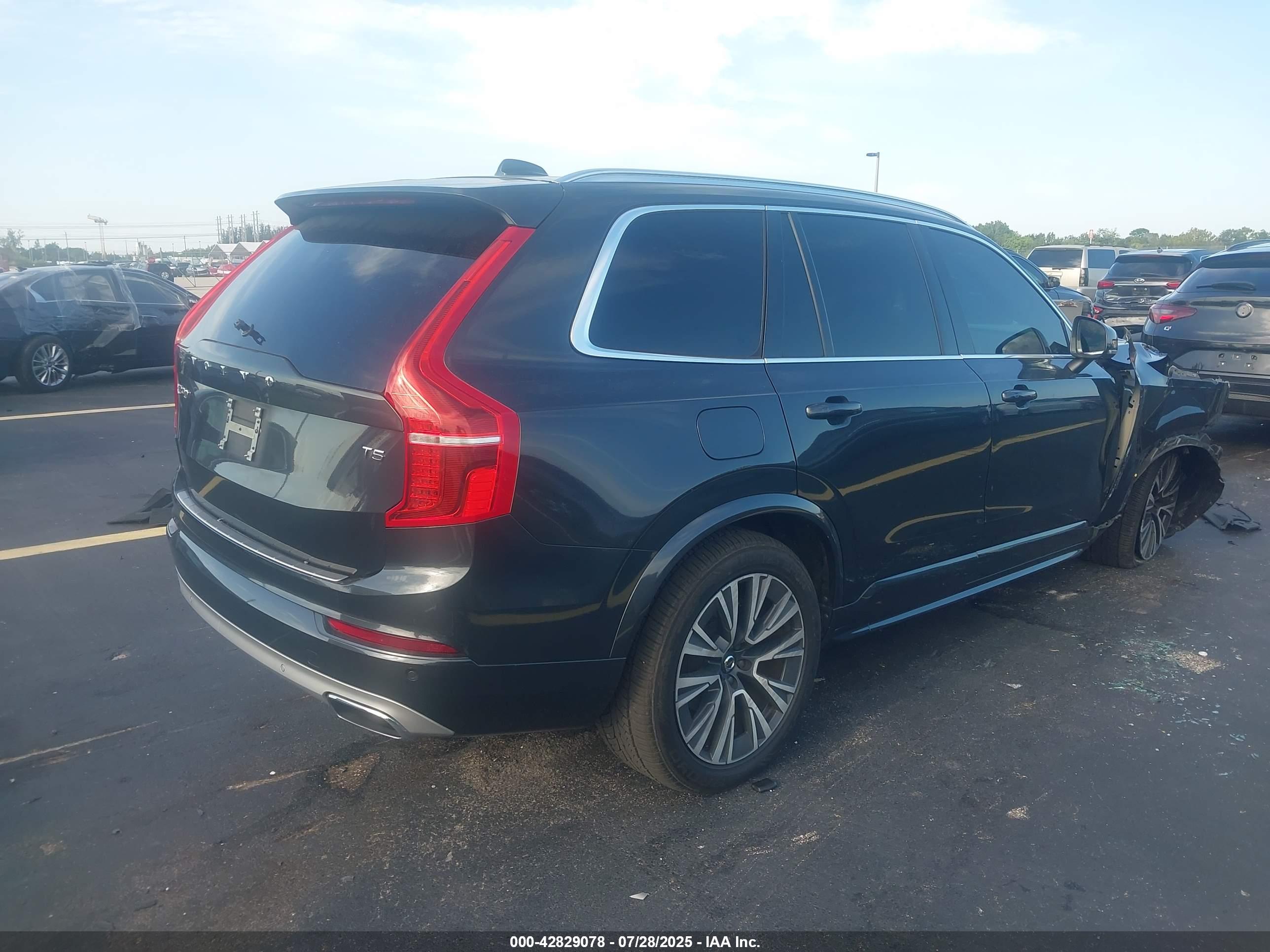 VOLVO XC90 image 4