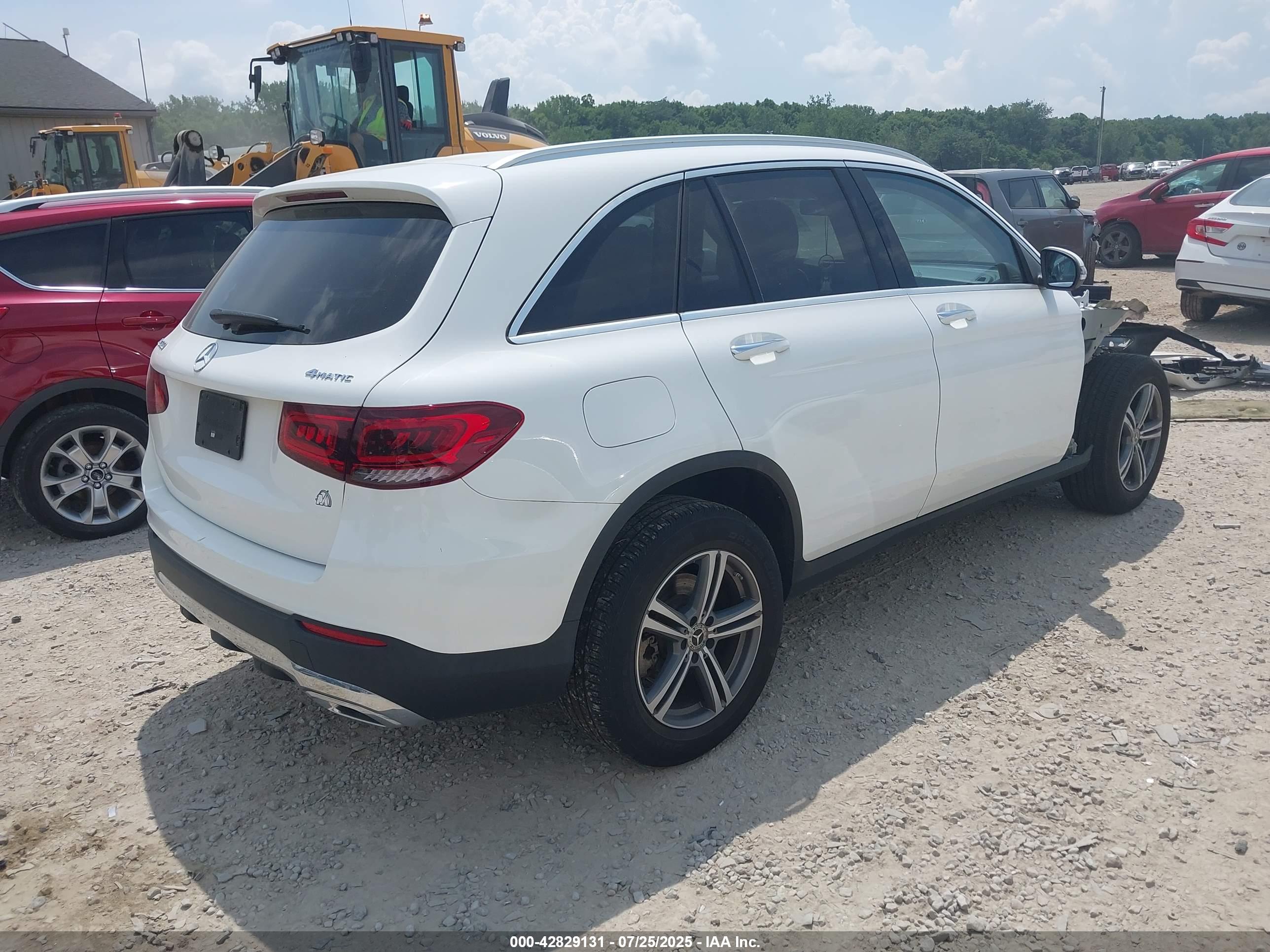 MERCEDES-BENZ GLC image 4