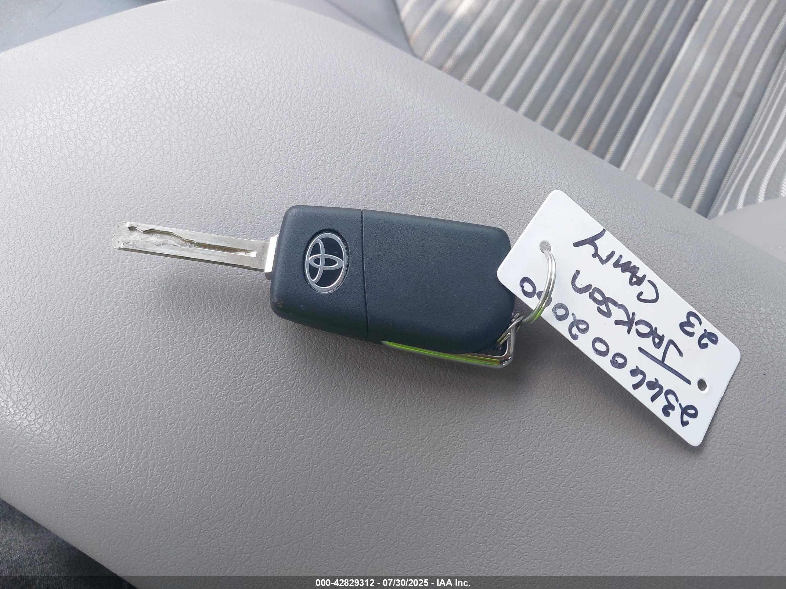 TOYOTA CAMRY image 11