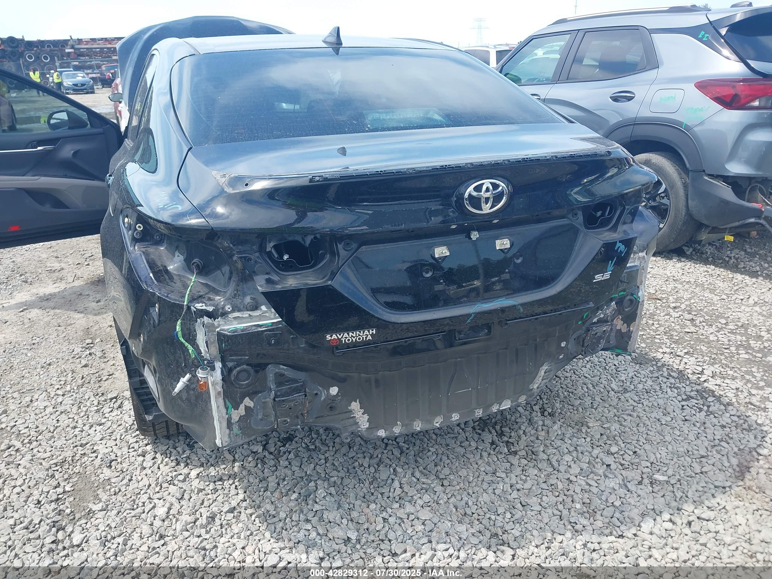 TOYOTA CAMRY image 6