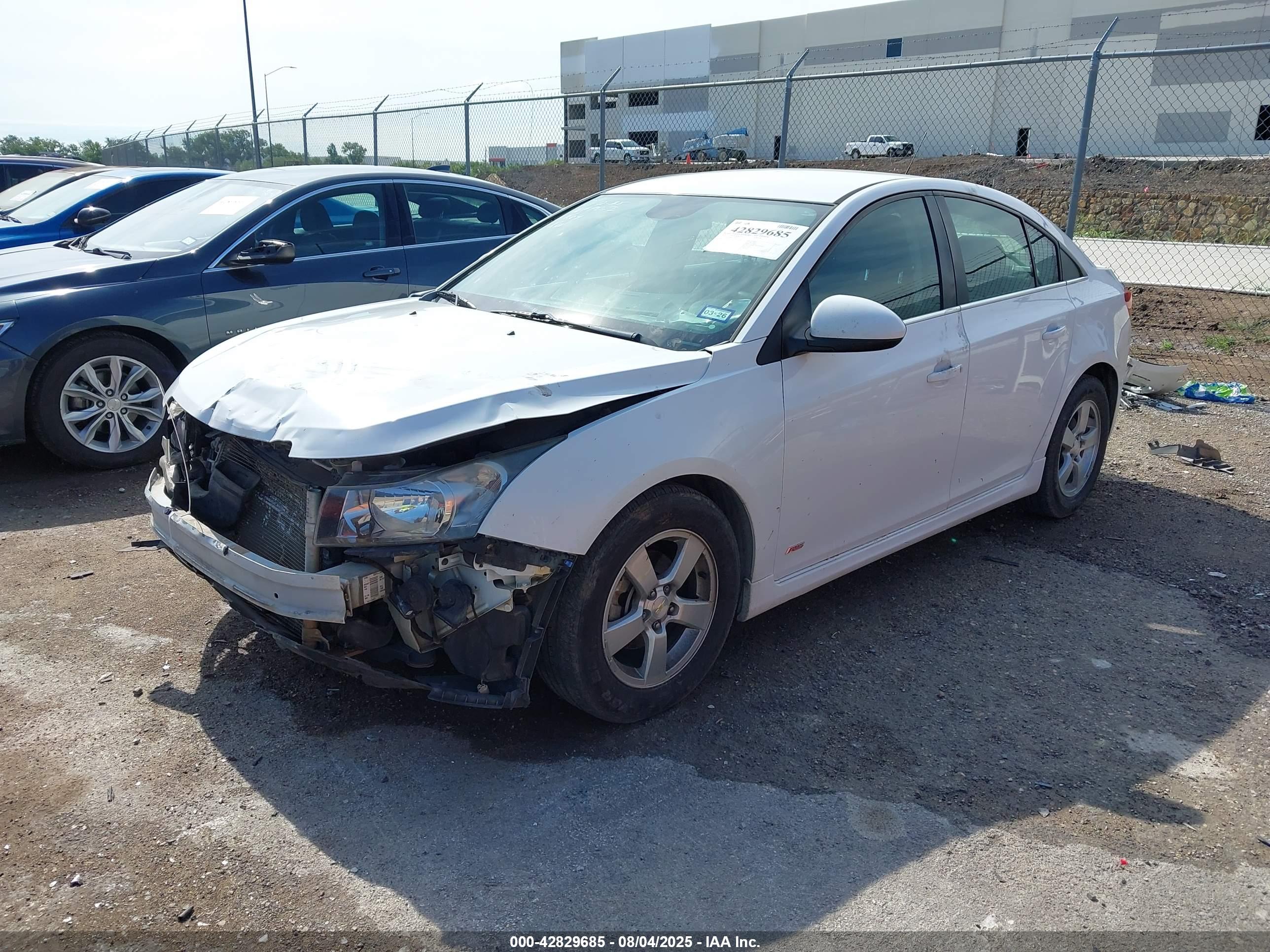 CHEVROLET CRUZE image 2