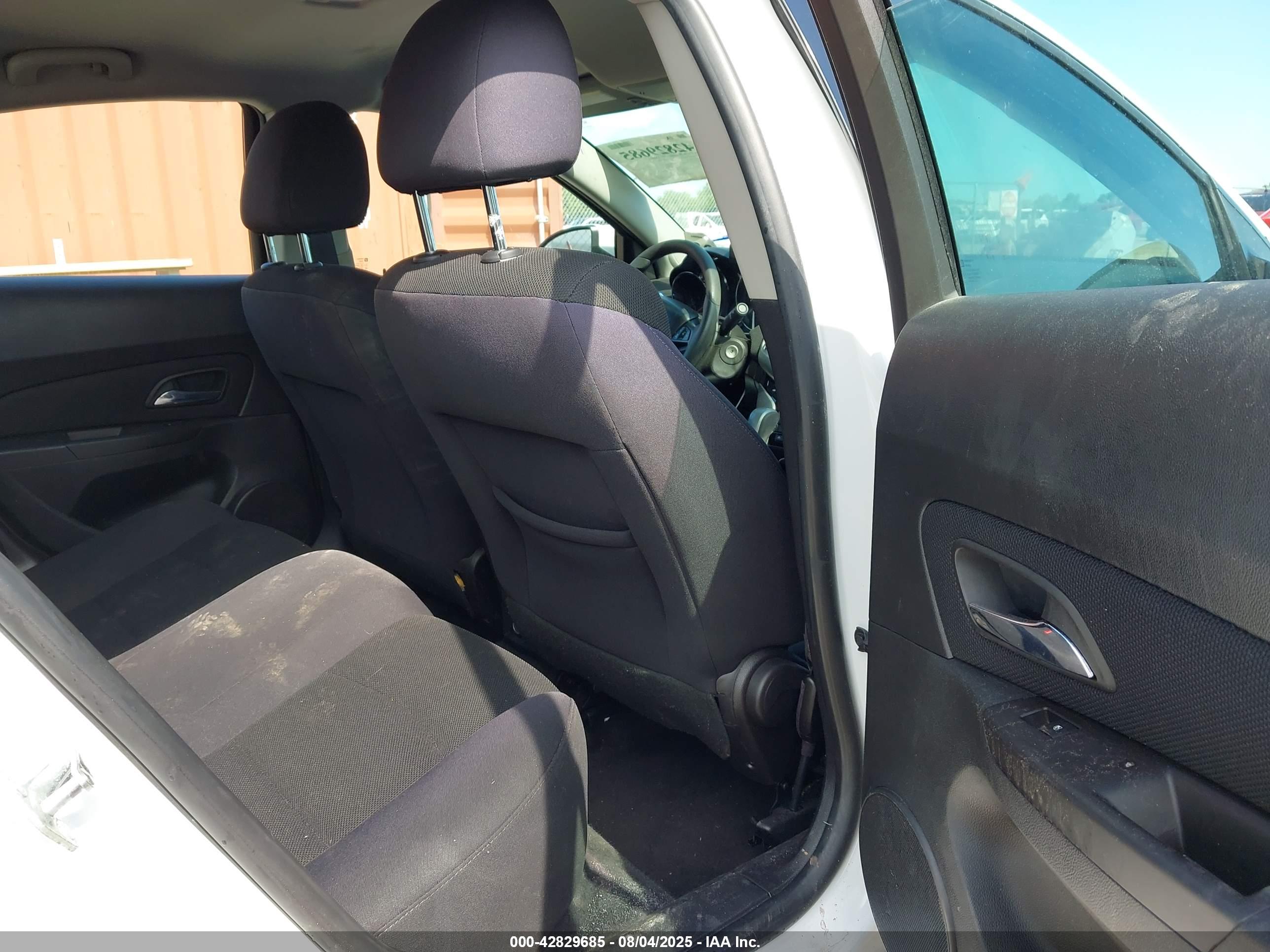 CHEVROLET CRUZE image 8