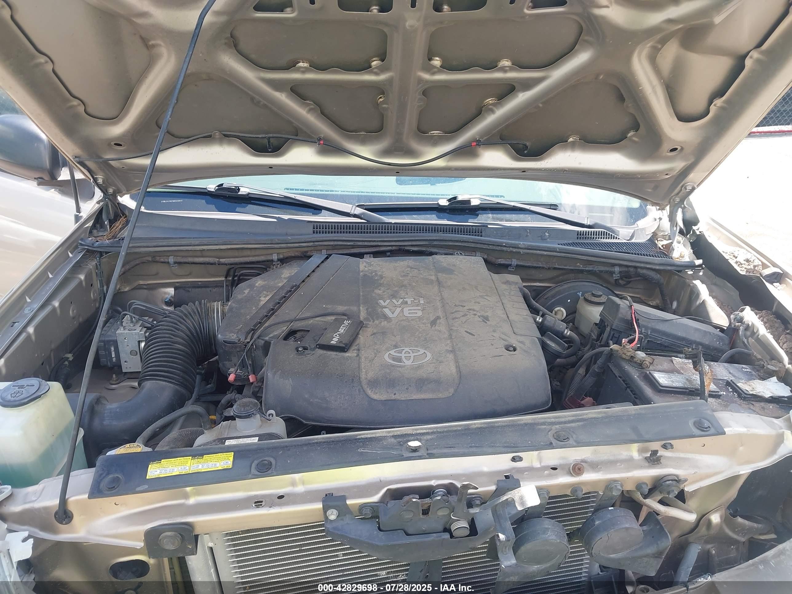 TOYOTA TACOMA image 10