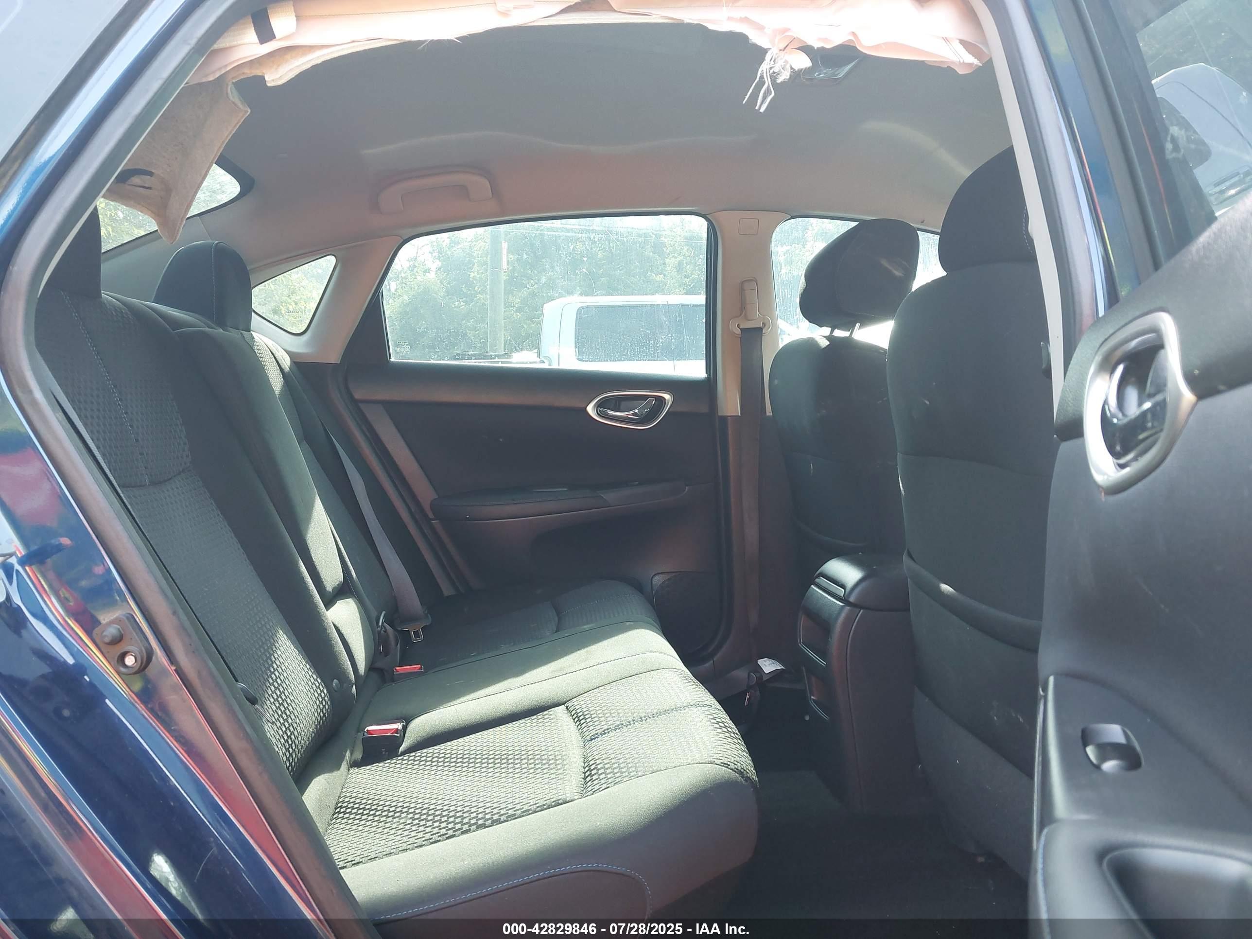 NISSAN SENTRA image 8