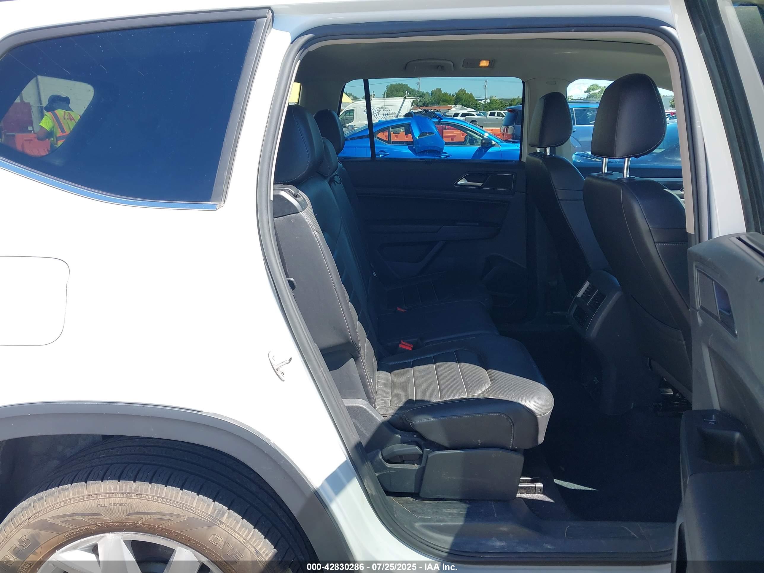 VOLKSWAGEN ATLAS image 8