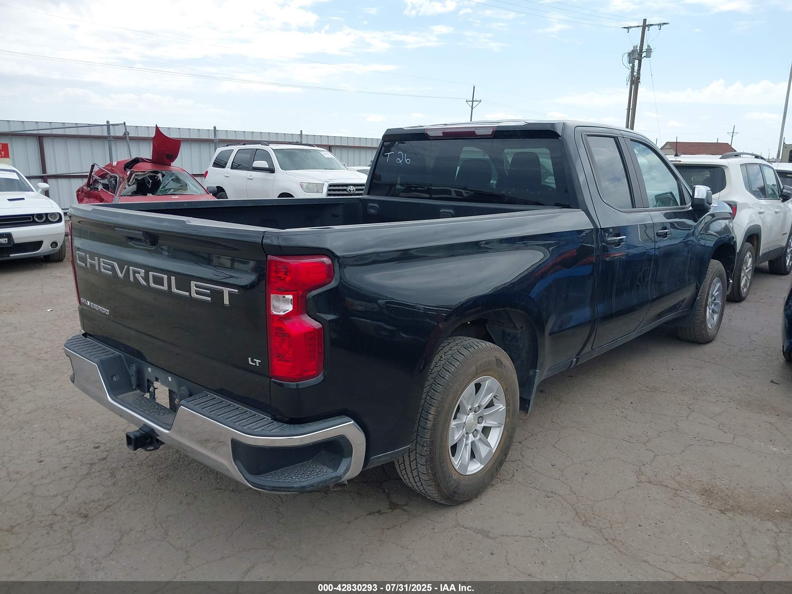 CHEVROLET SILVERADO image 4