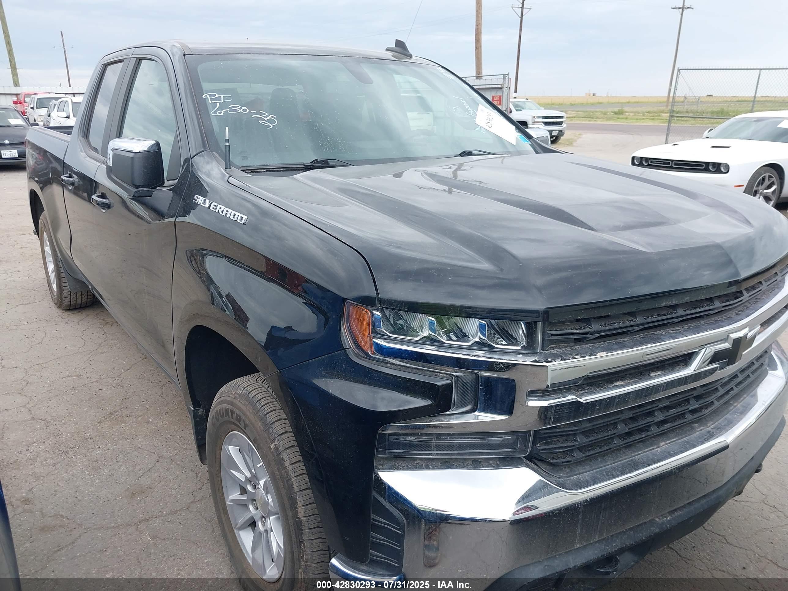 CHEVROLET SILVERADO image 6