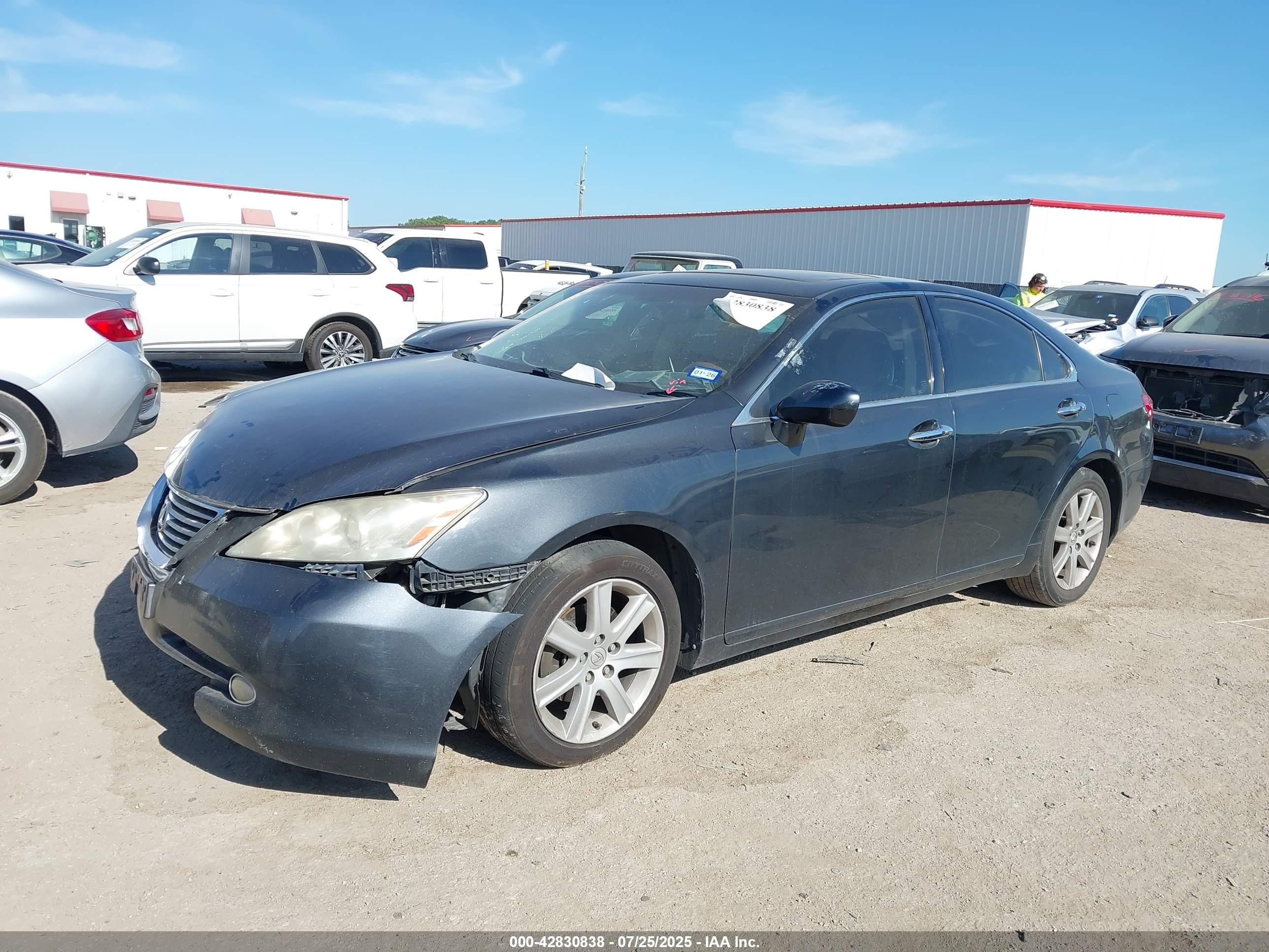 LEXUS ES image 2