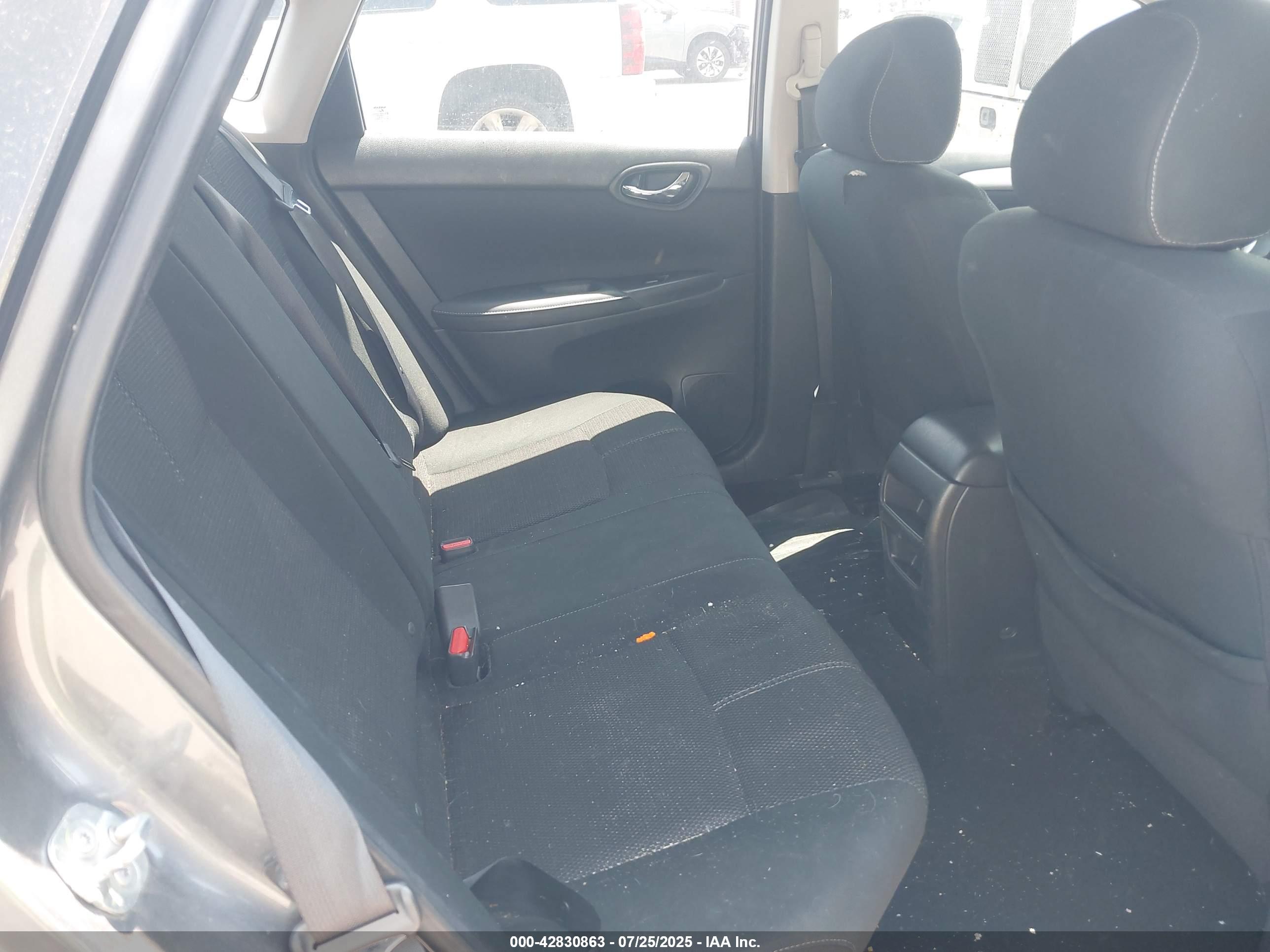 NISSAN SENTRA image 8