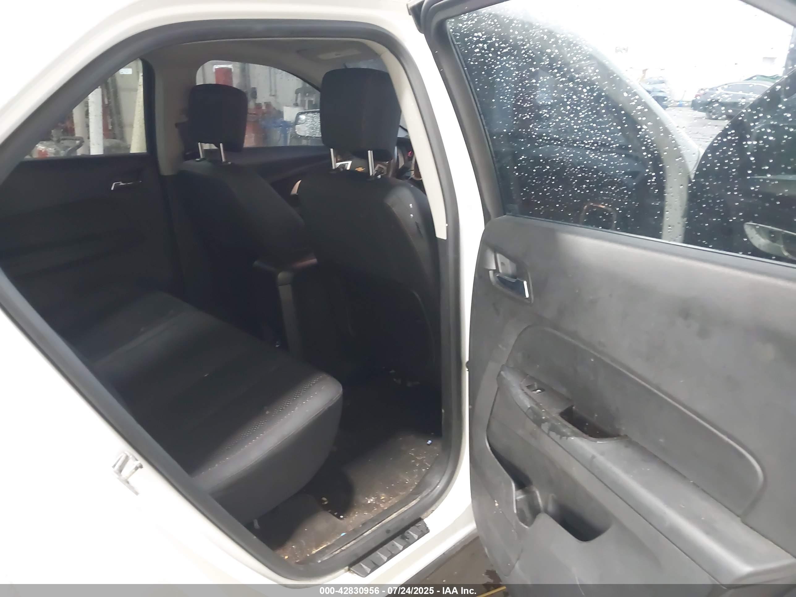 CHEVROLET EQUINOX image 8