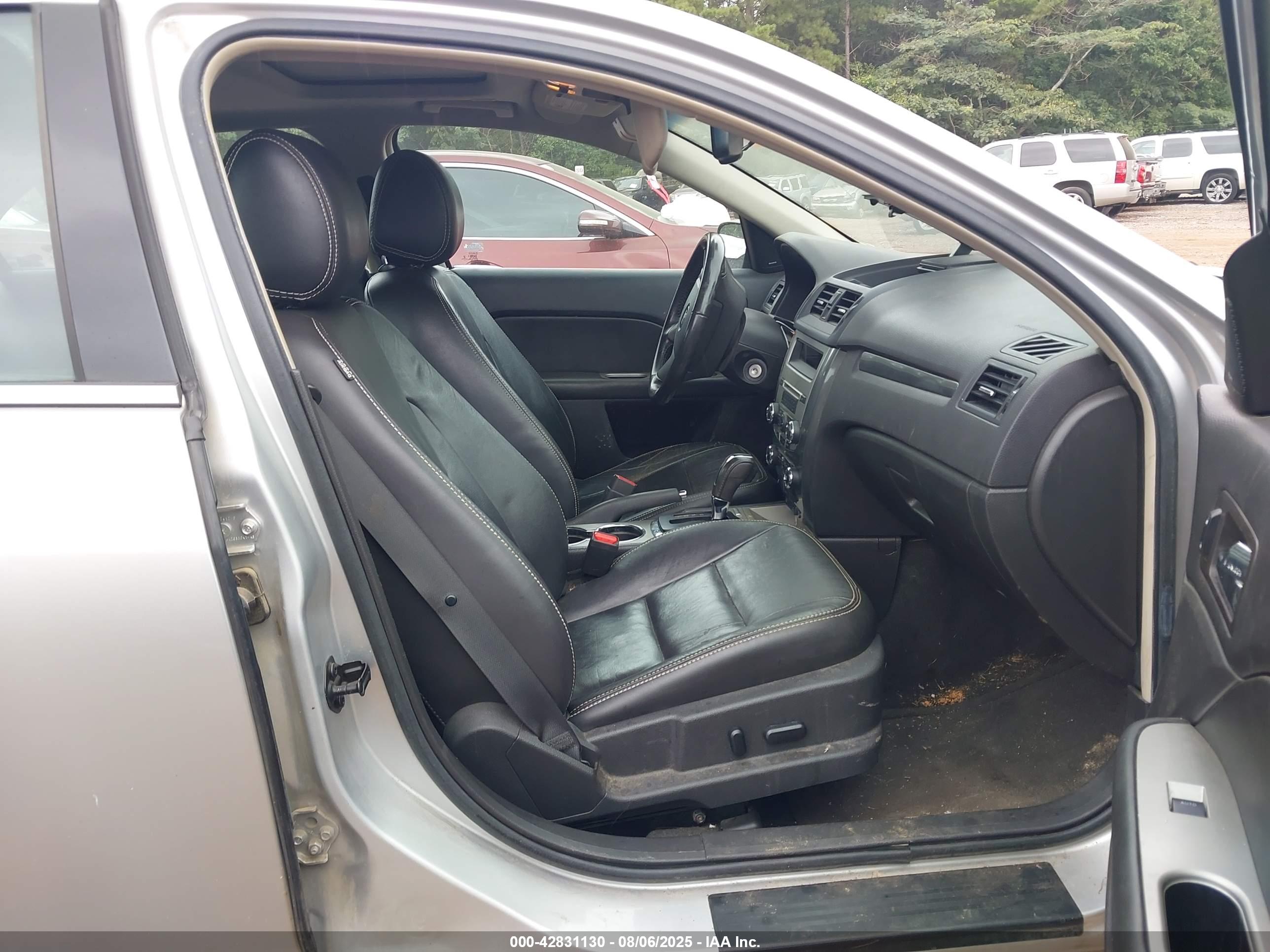 FORD FUSION image 5