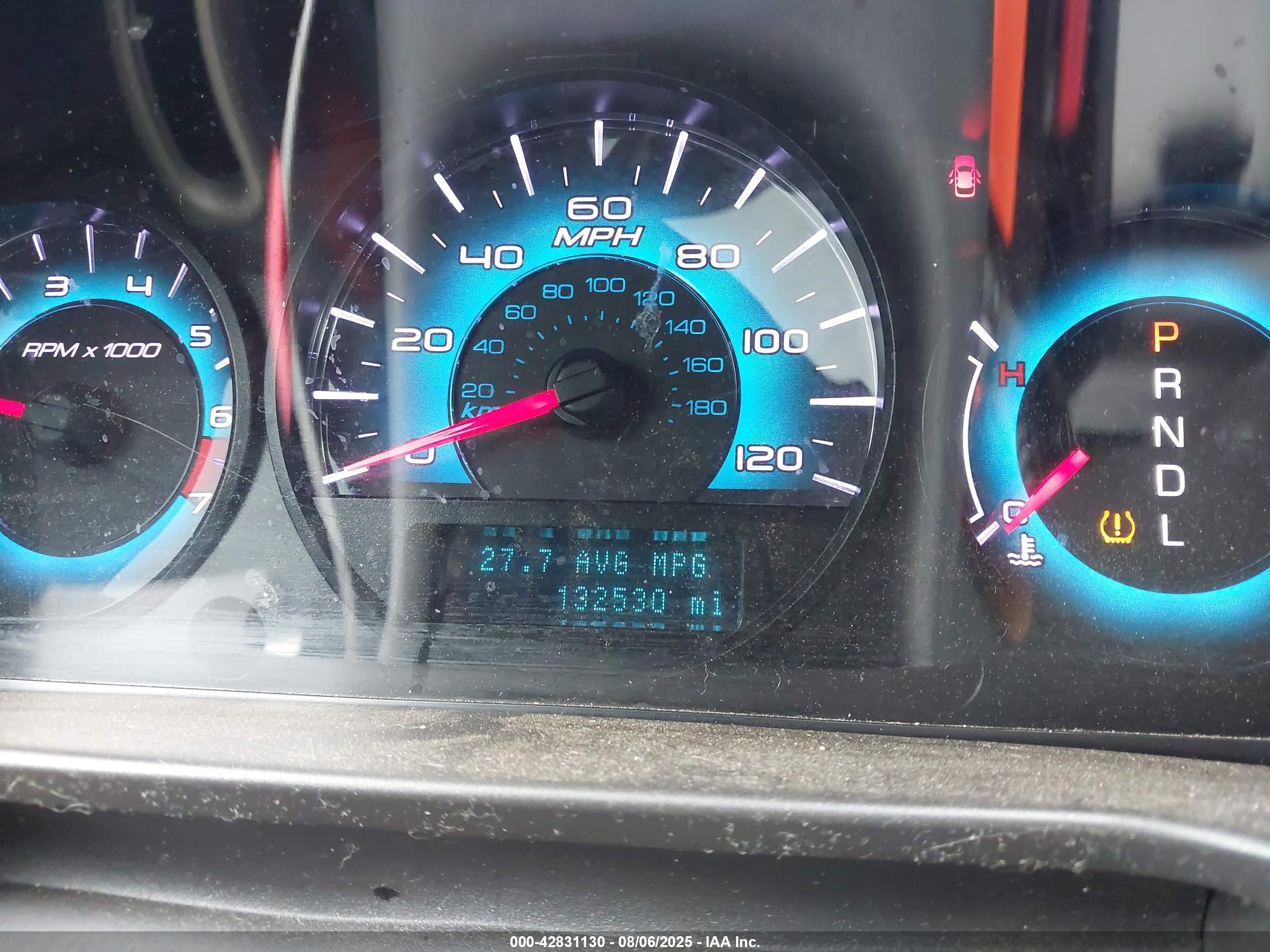 FORD FUSION image 7