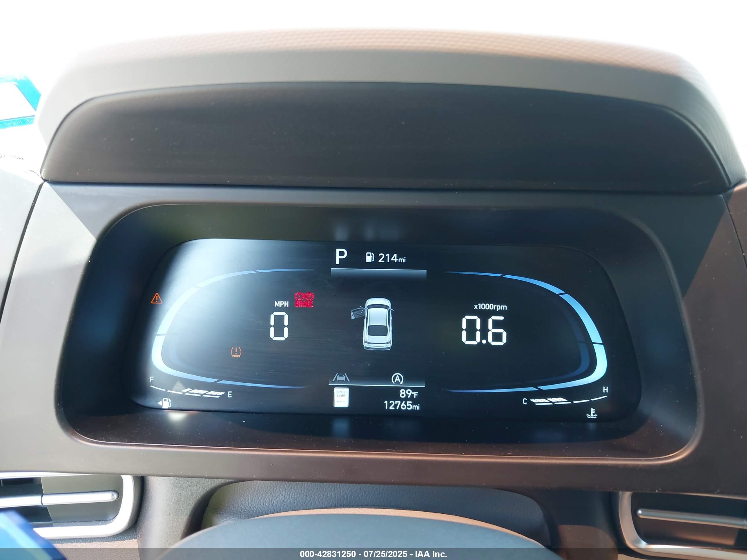 HYUNDAI ELANTRA image 7