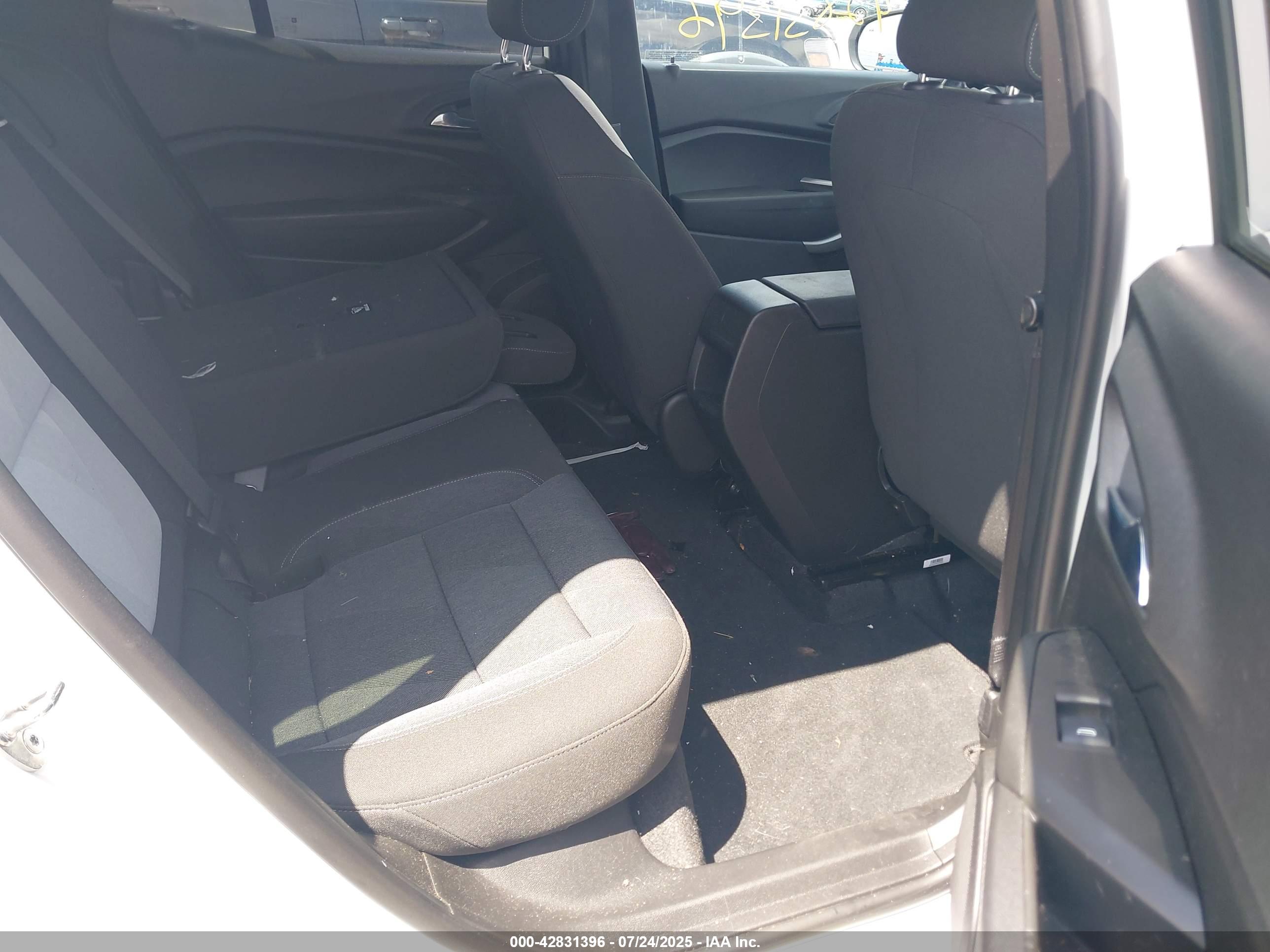 CHEVROLET TRAX image 8