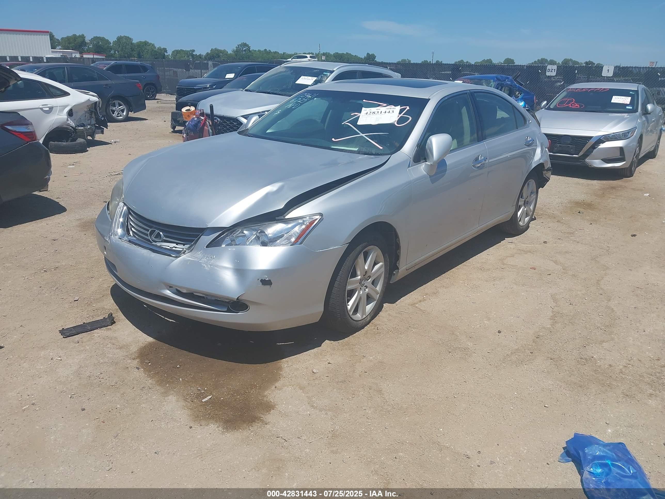 LEXUS ES image 2
