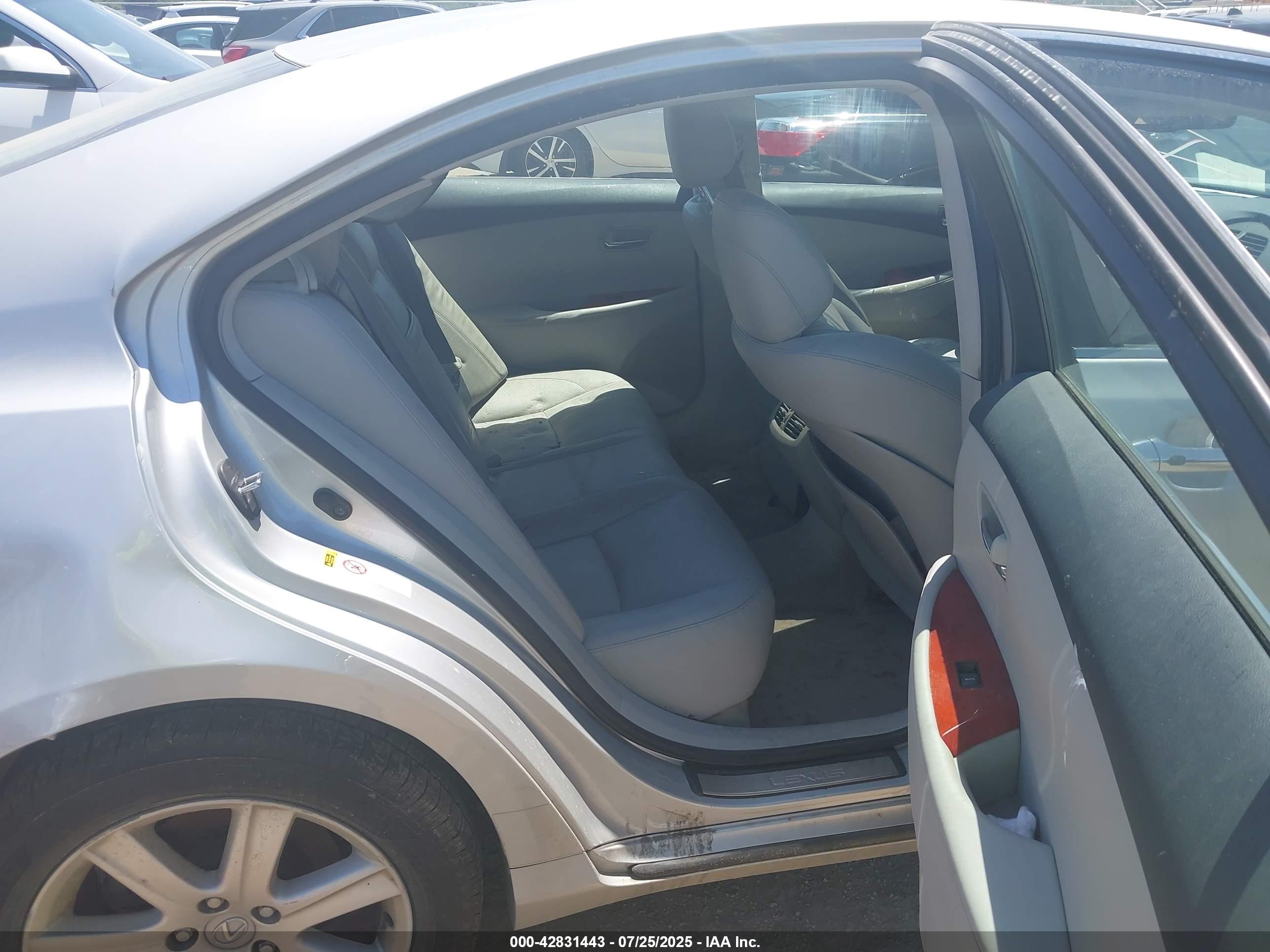 LEXUS ES image 8
