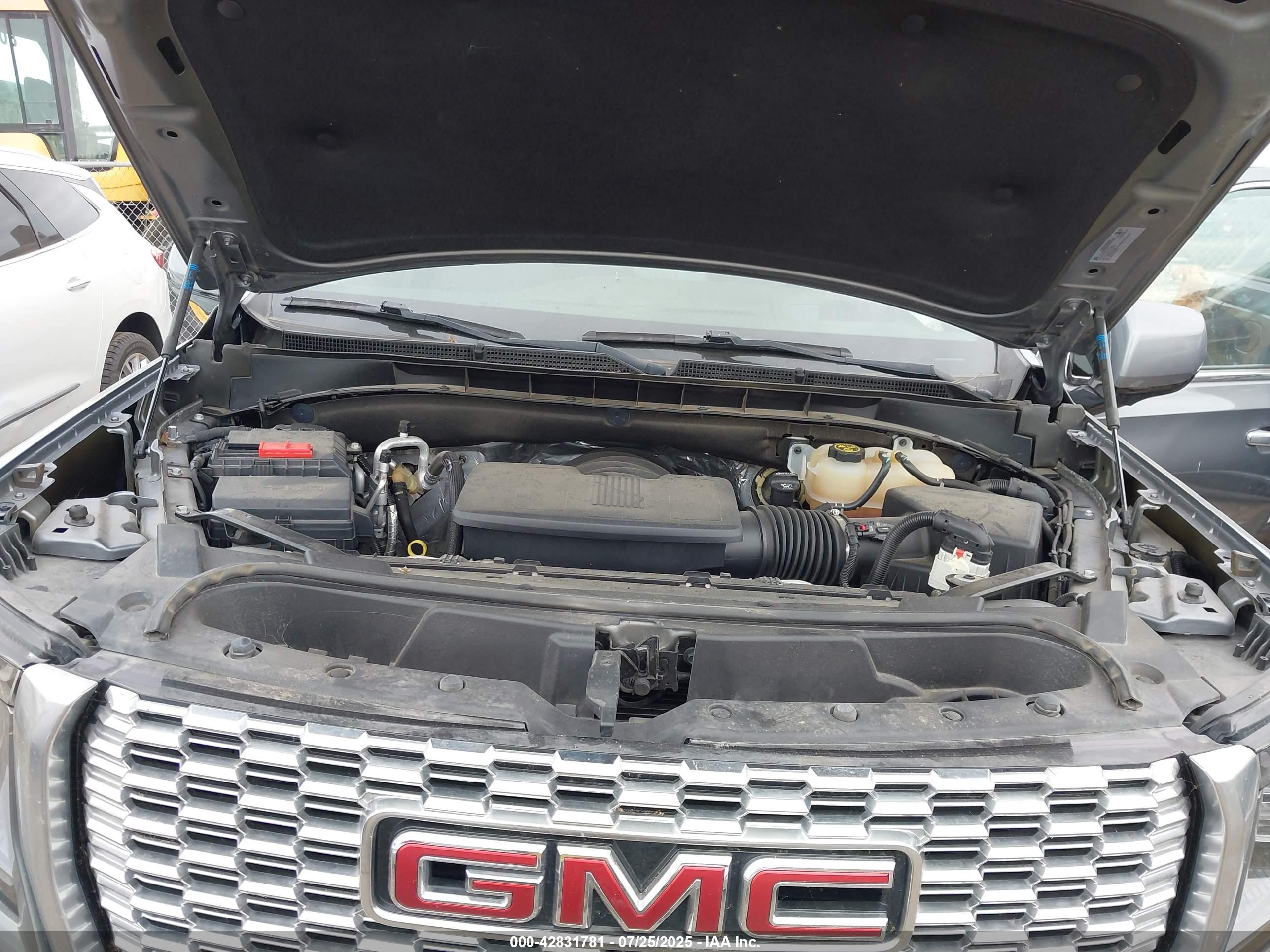 GMC YUKON image 10