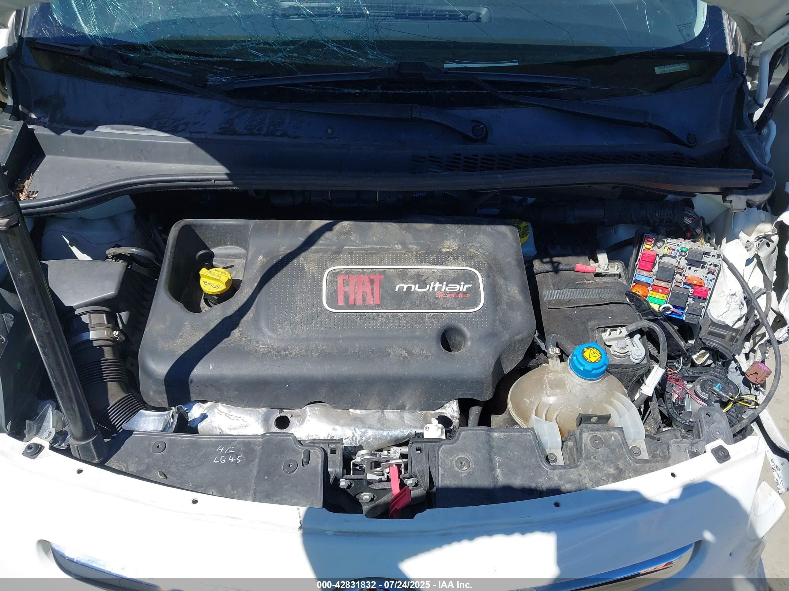 FIAT 500L image 10