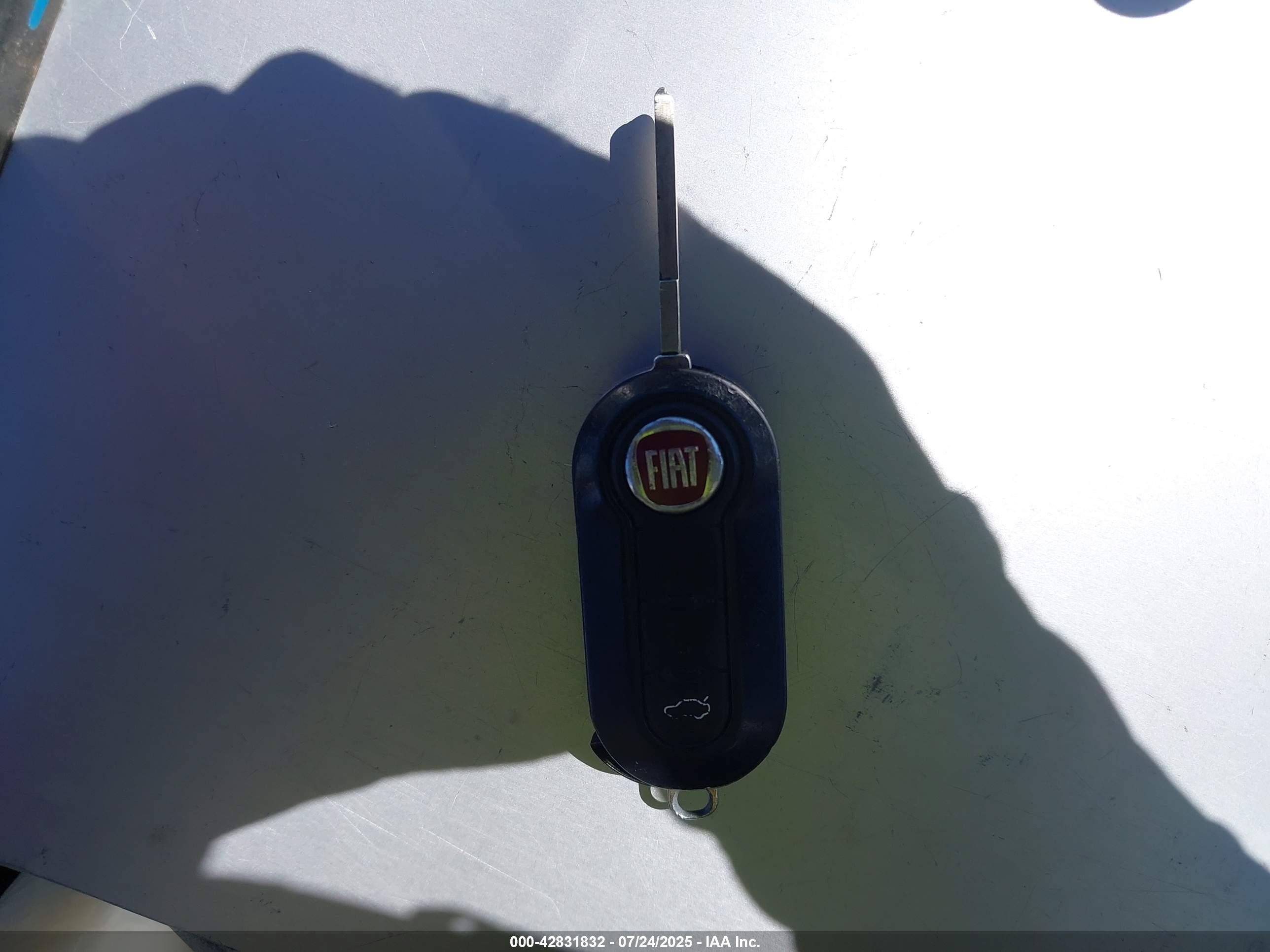 FIAT 500L image 11