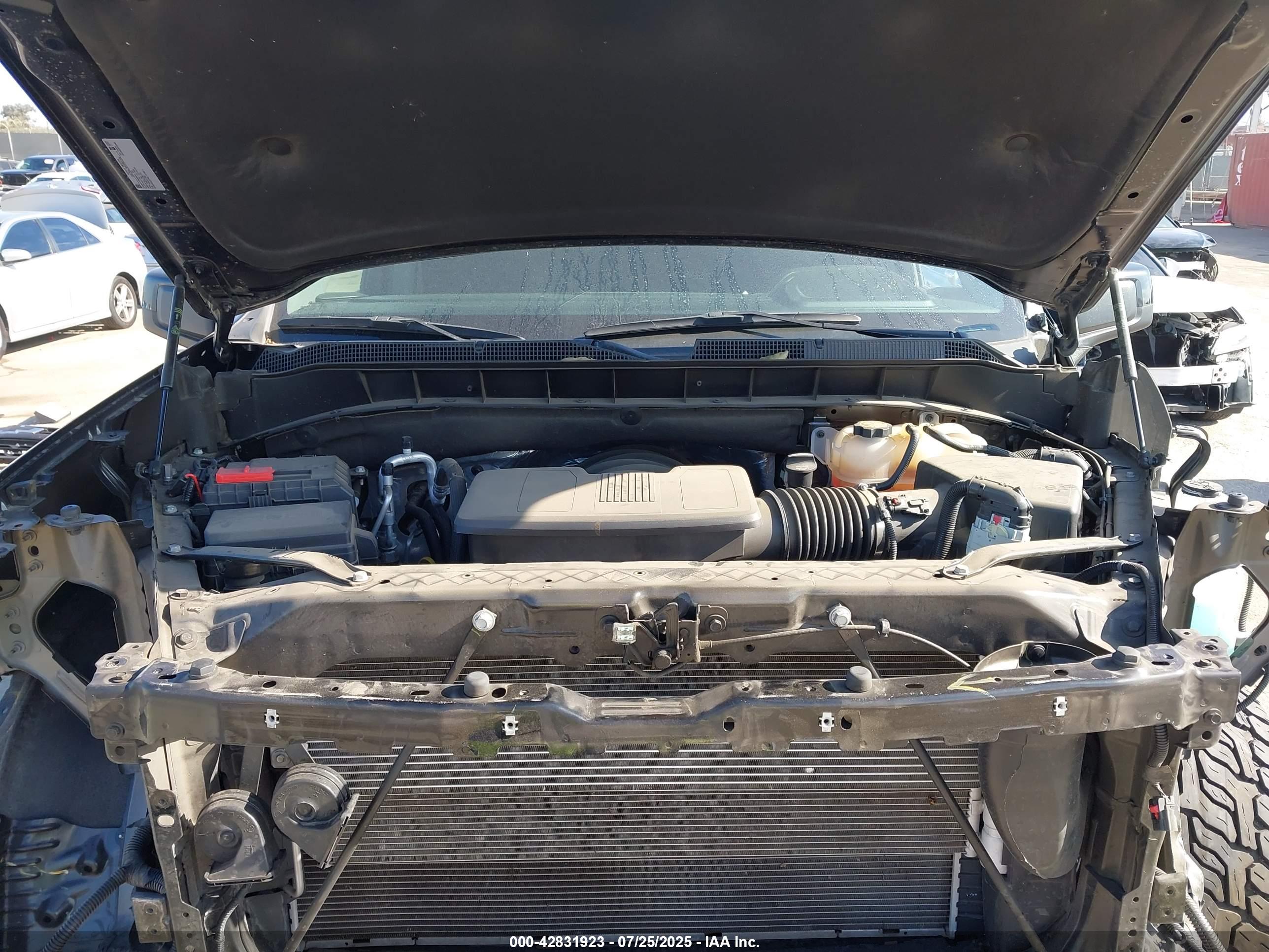 CHEVROLET SILVERADO image 10