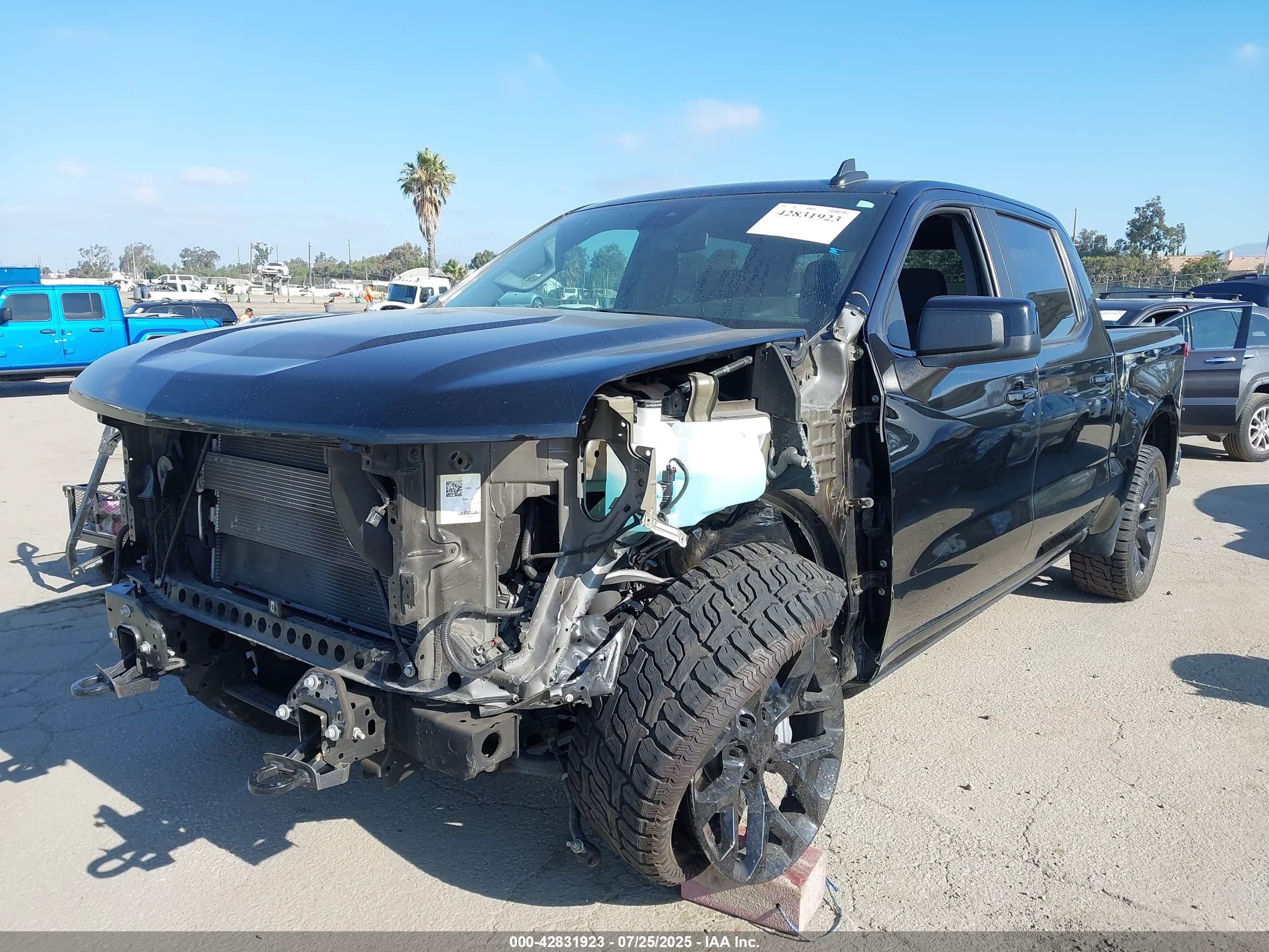 CHEVROLET SILVERADO image 2
