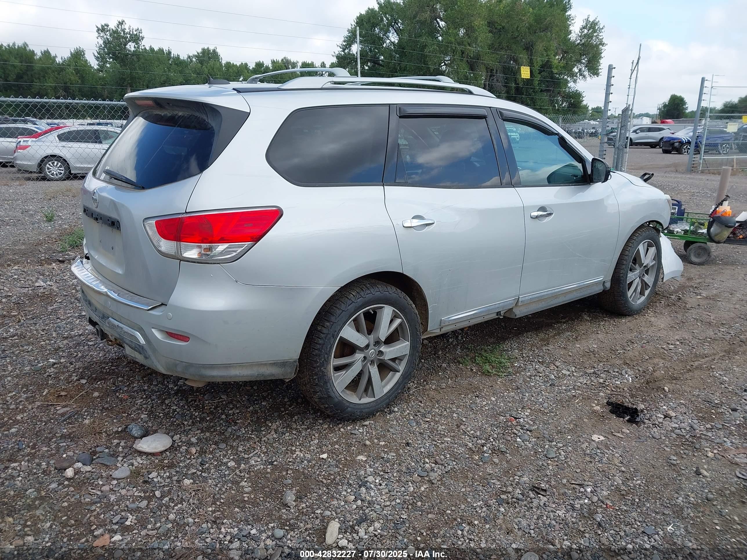 NISSAN PATHFINDER image 4