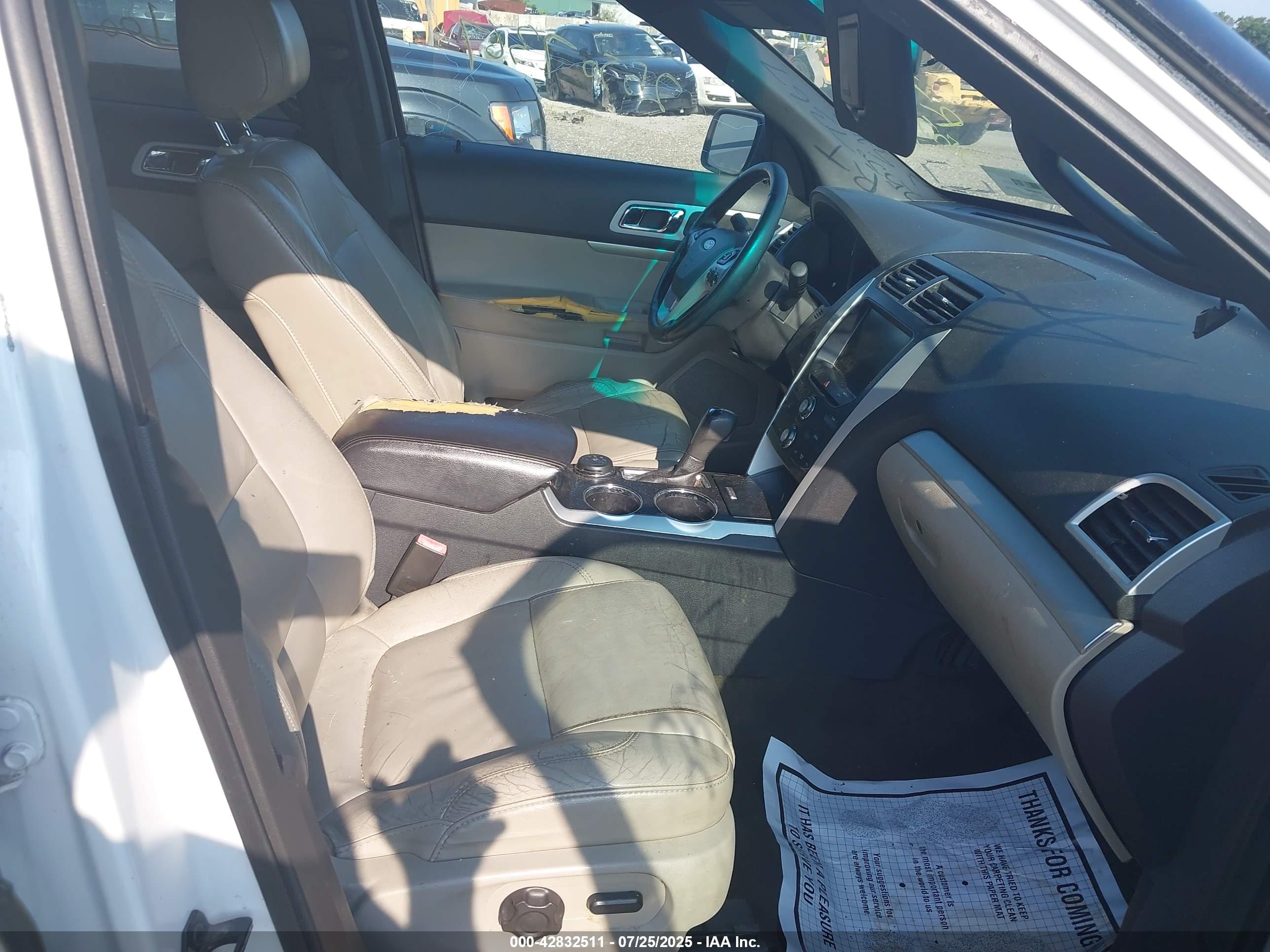FORD EXPLORER image 5