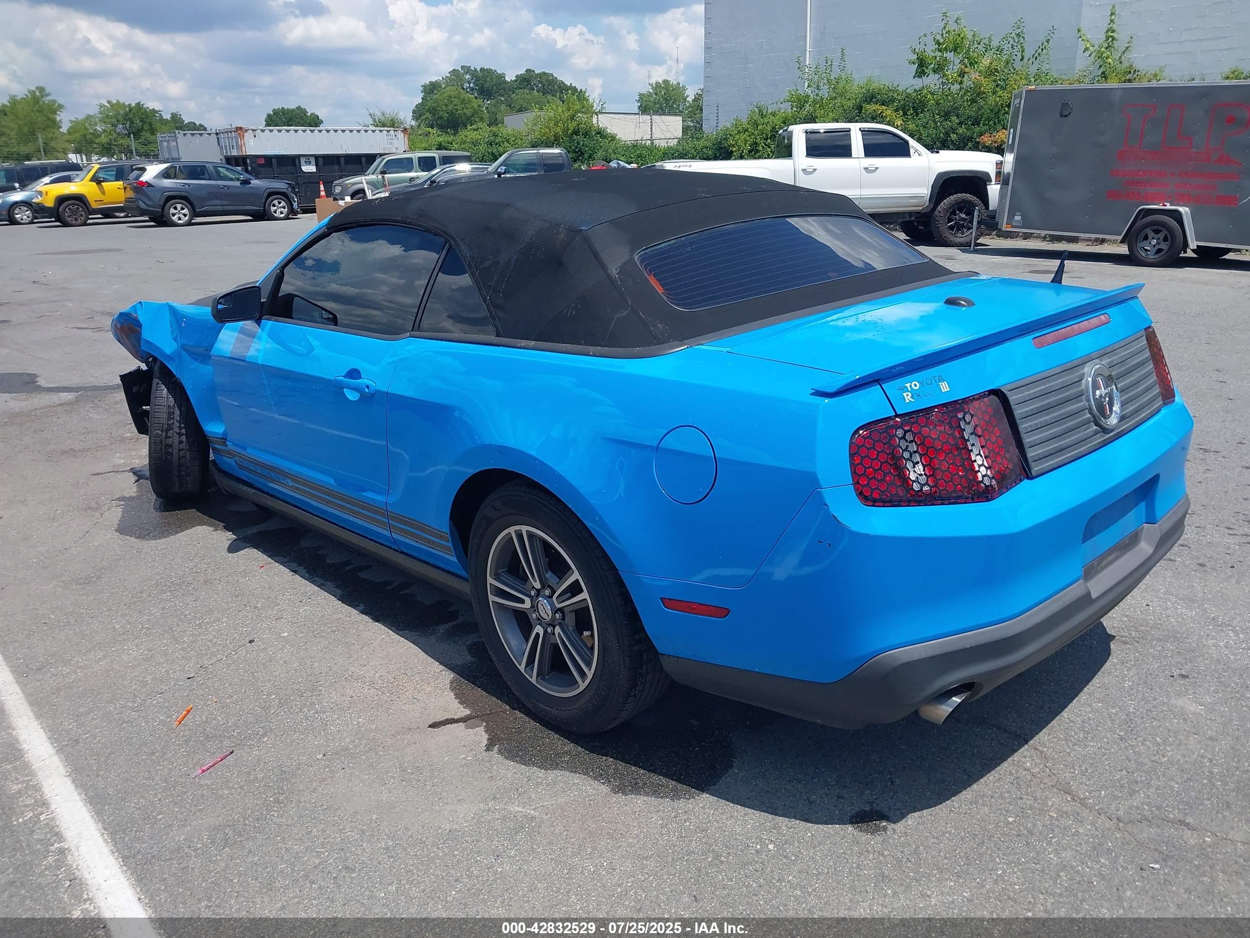 FORD MUSTANG image 3