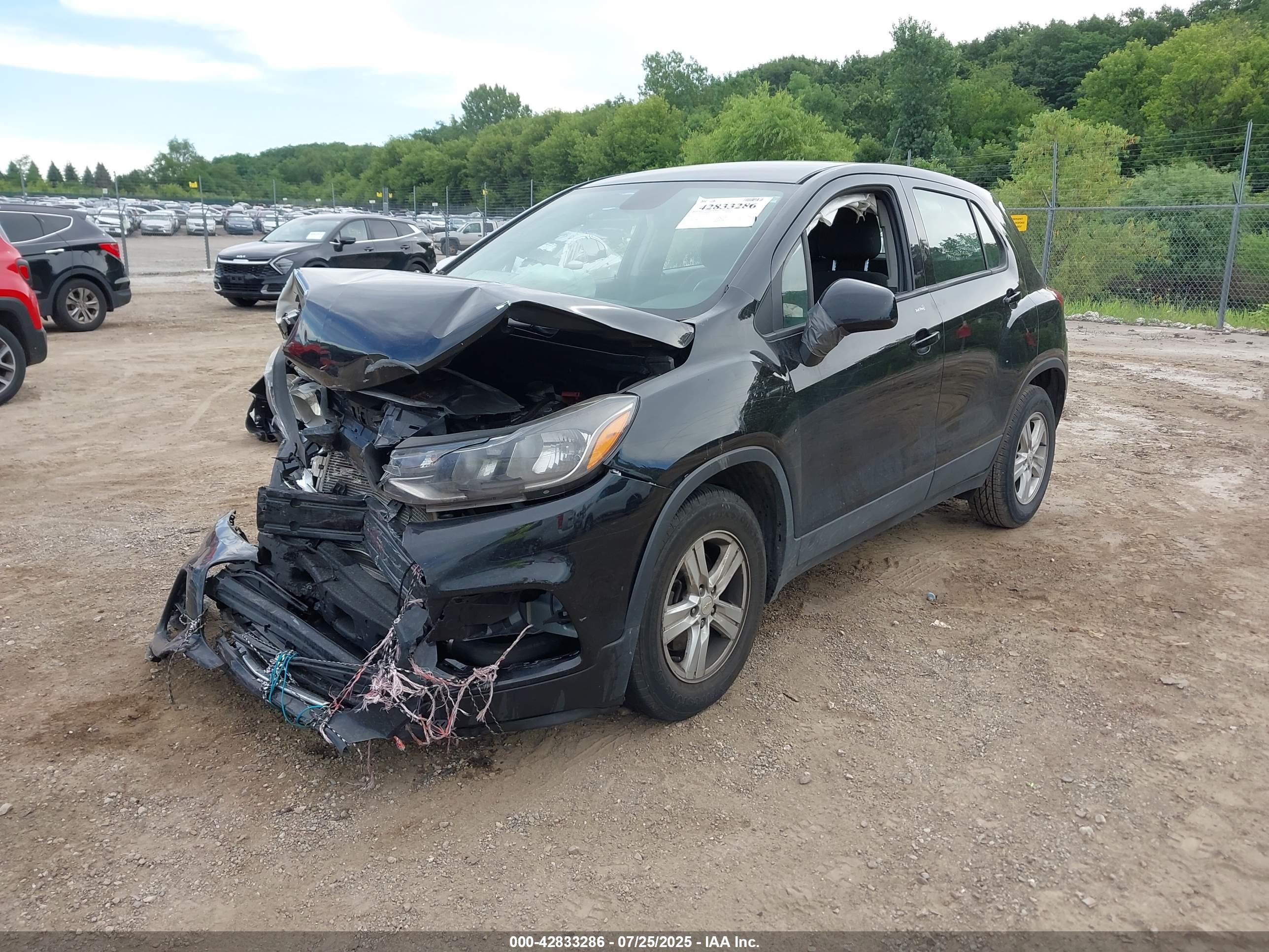 CHEVROLET TRAX image 2