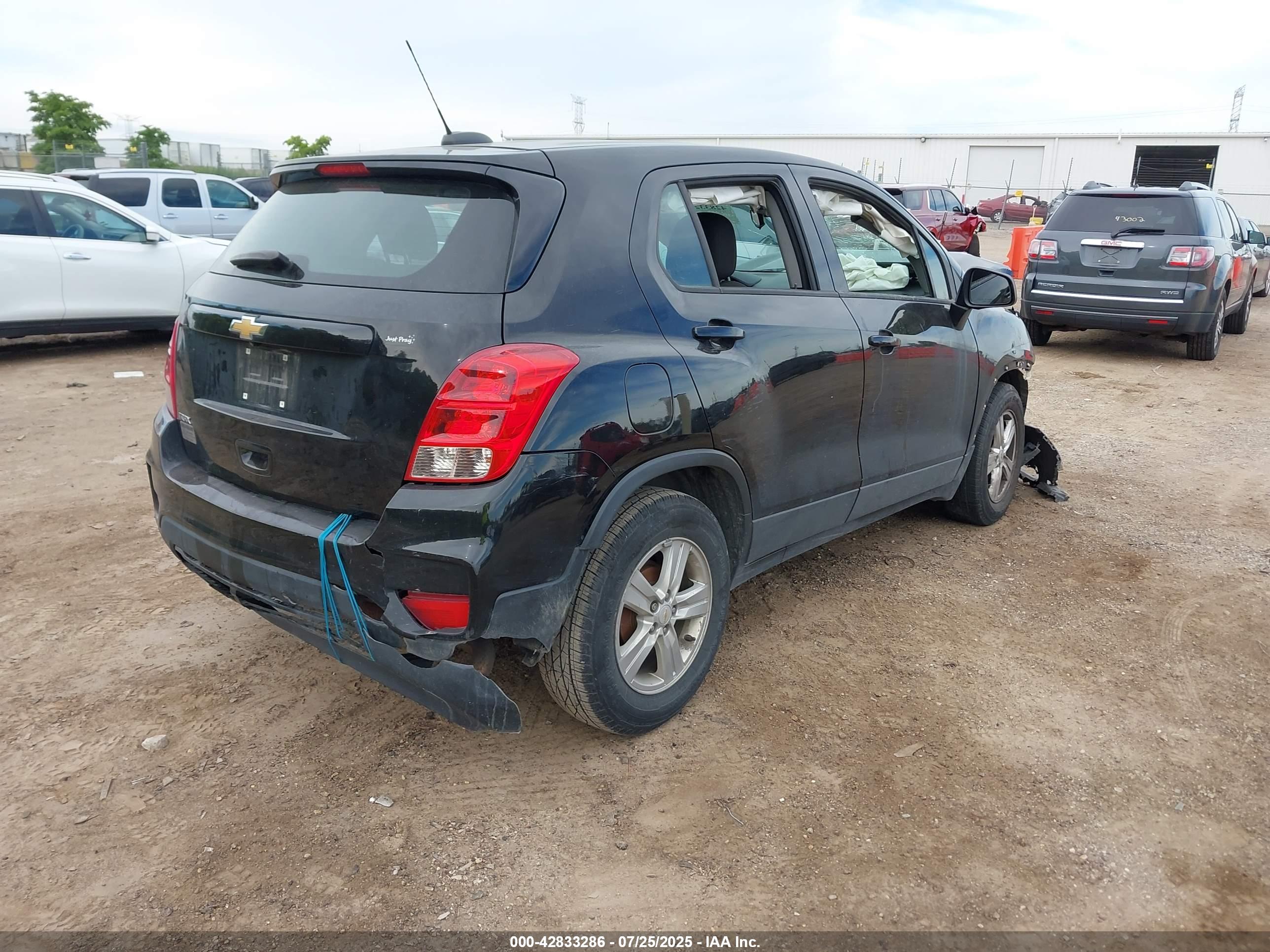 CHEVROLET TRAX image 4