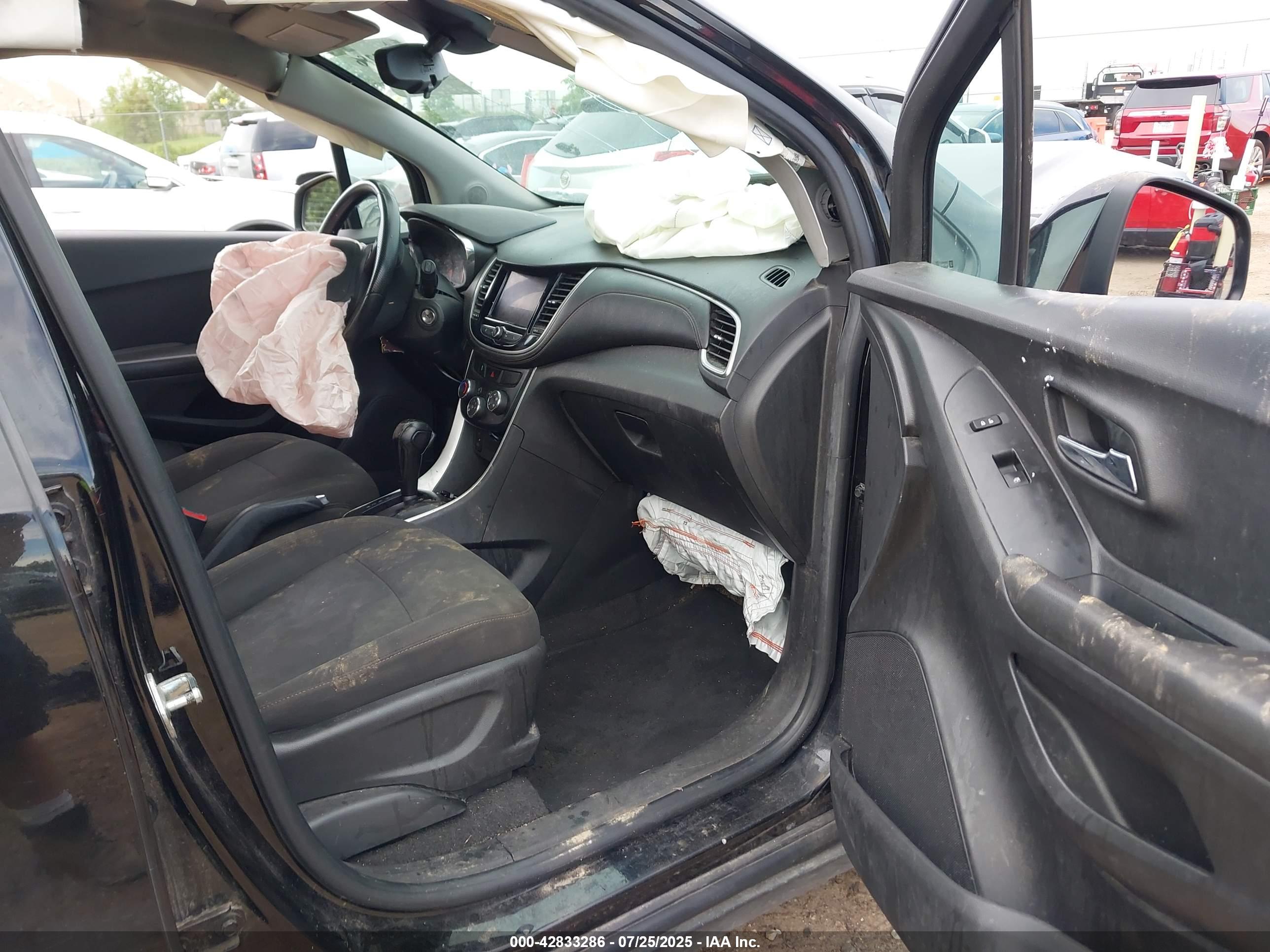 CHEVROLET TRAX image 5