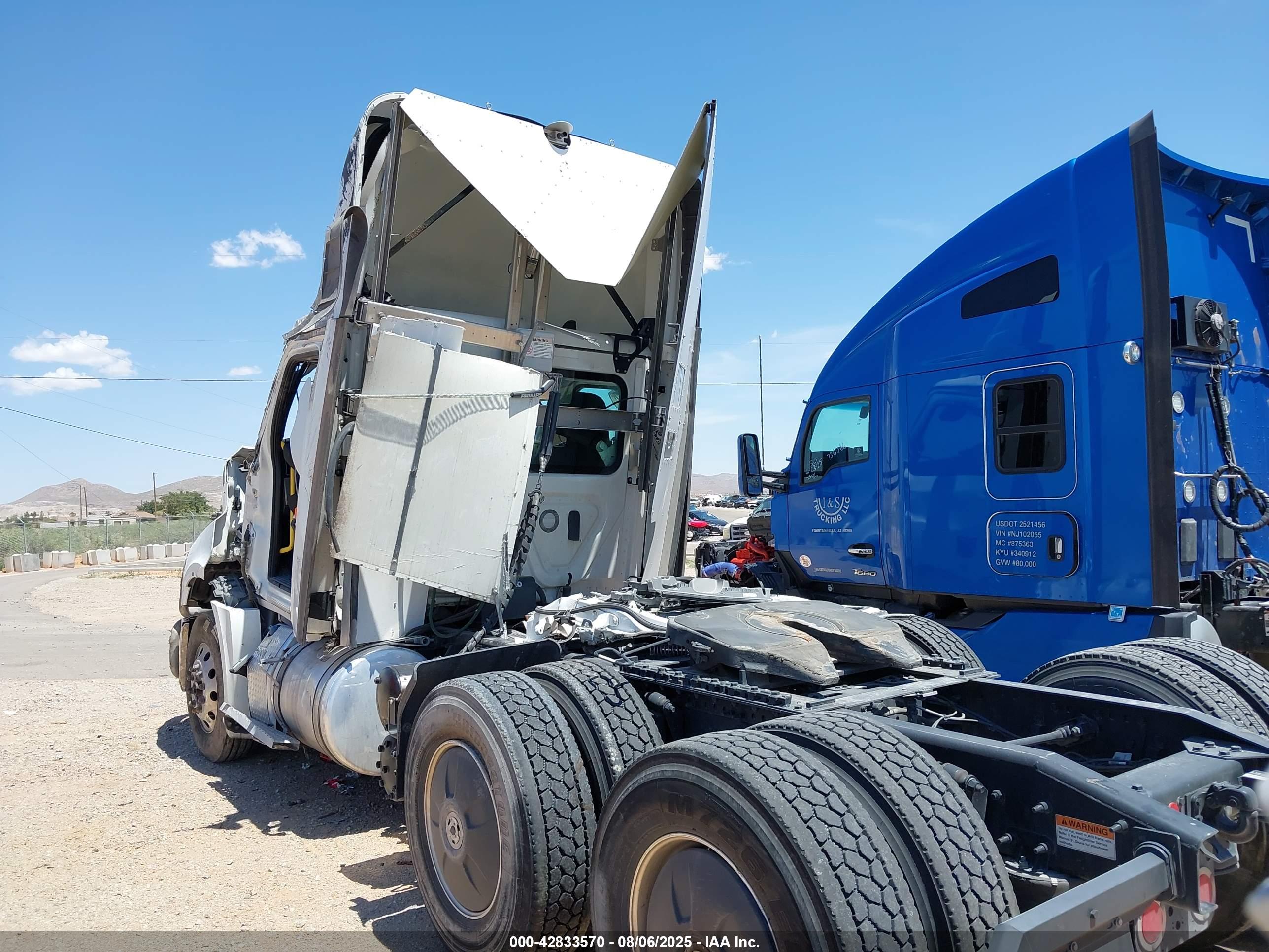 FREIGHTLINER NEW image 3