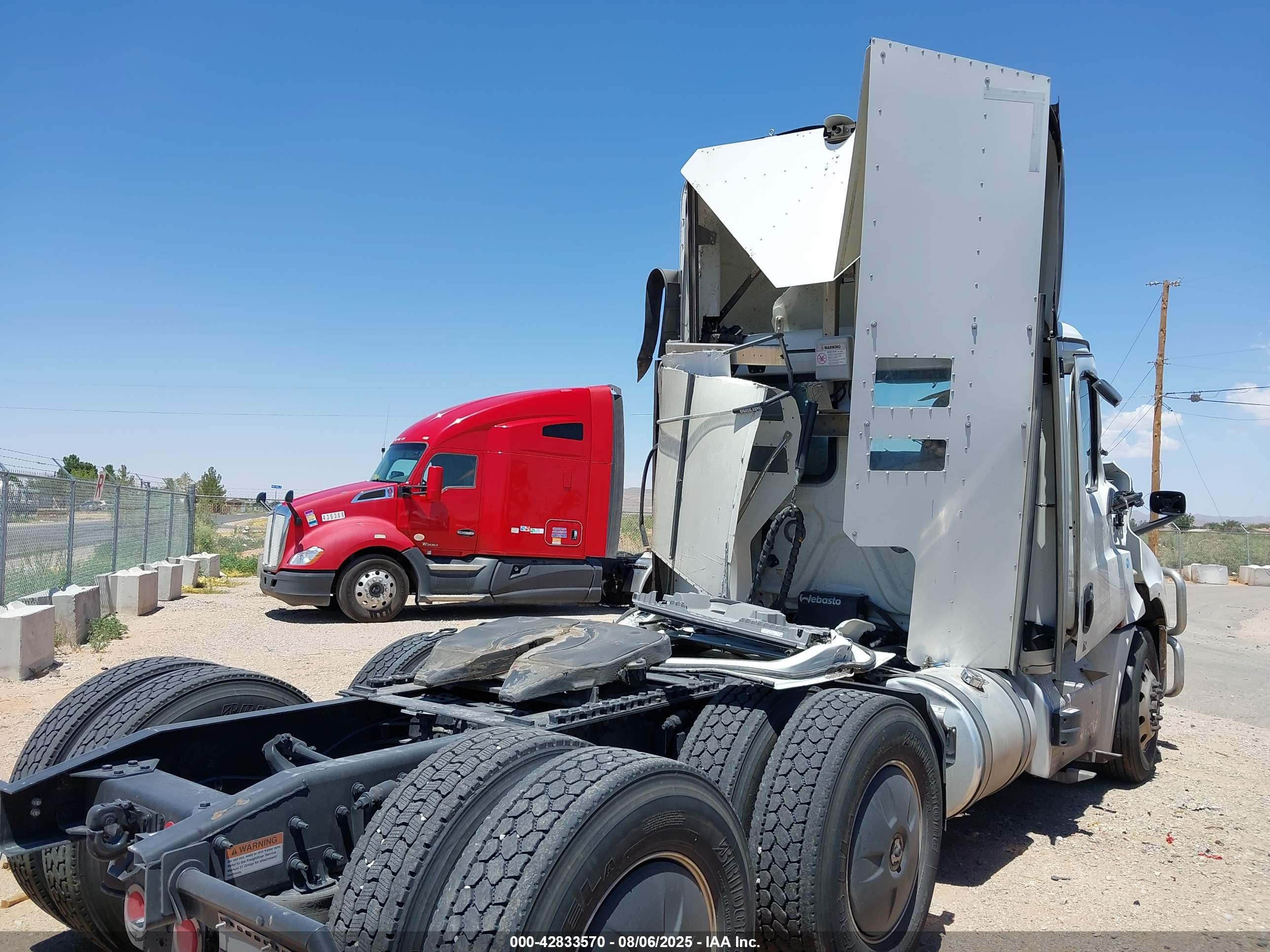 FREIGHTLINER NEW image 4