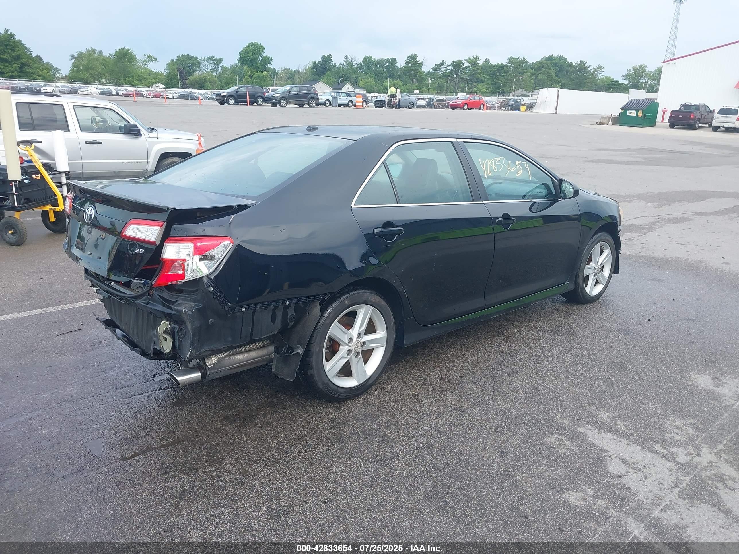TOYOTA CAMRY image 4