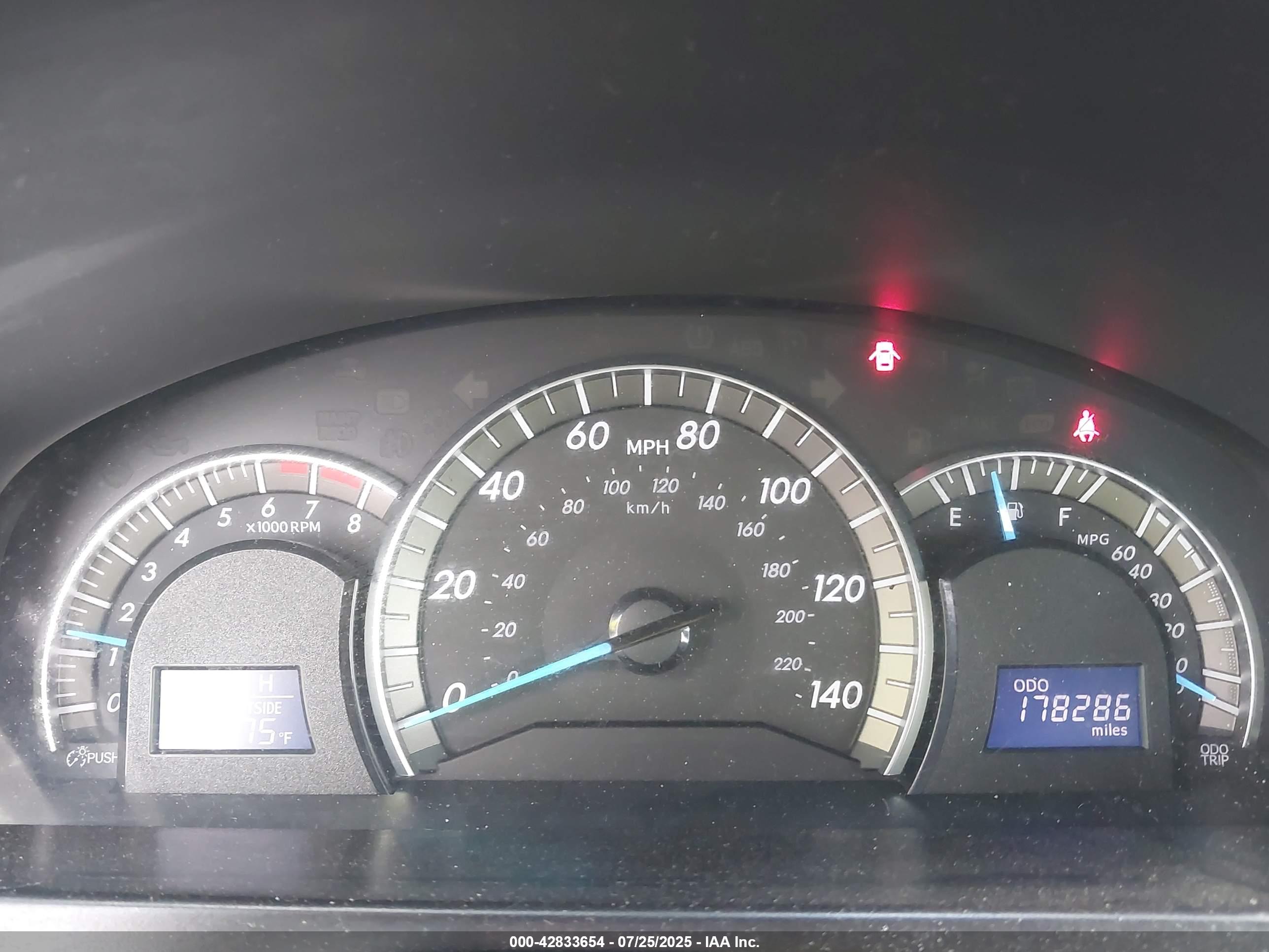 TOYOTA CAMRY image 7