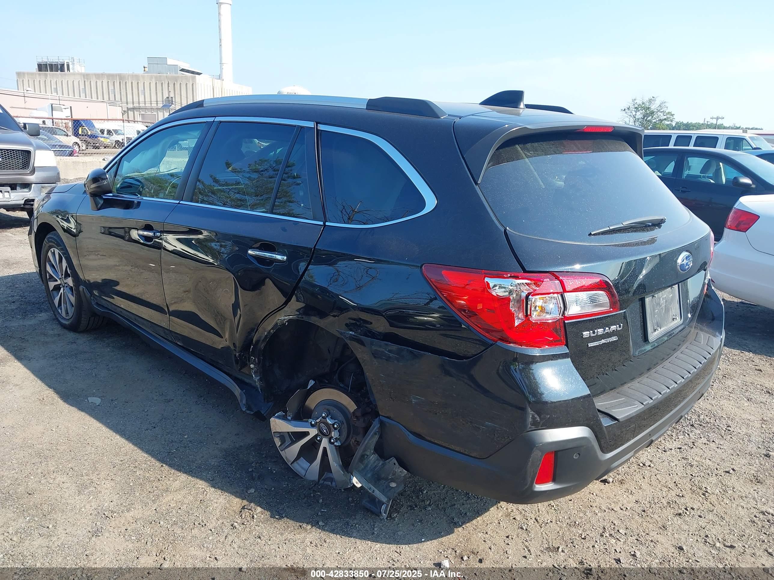 SUBARU OUTBACK image 3