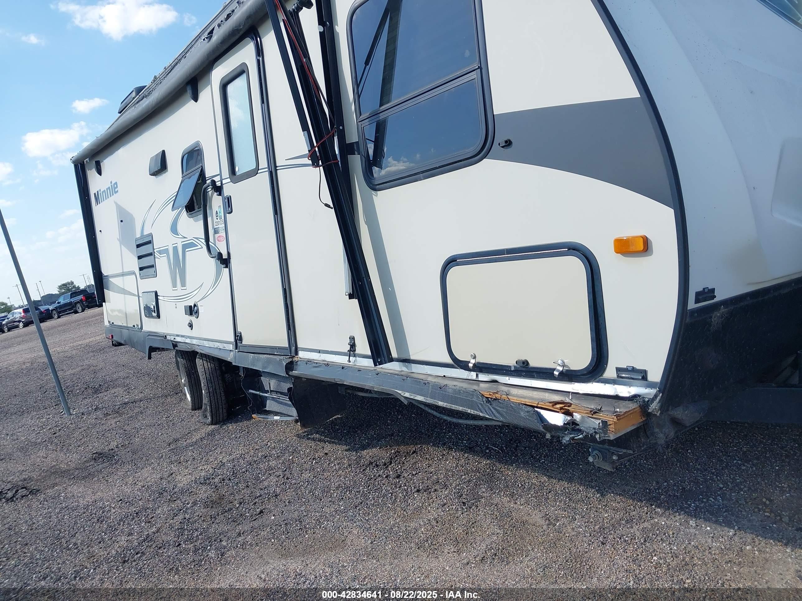 WINNEBAGO MINI image 6